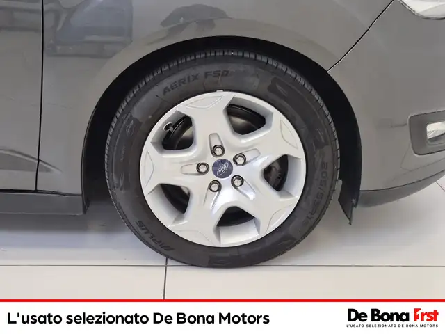 Ford C-Max view 17
