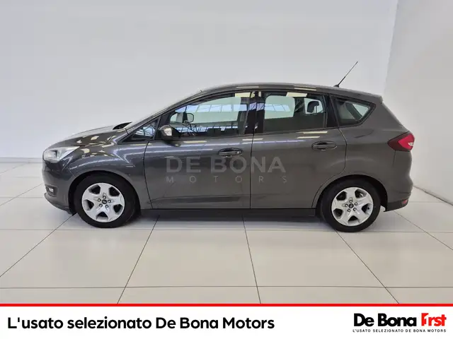Ford C-Max view 3