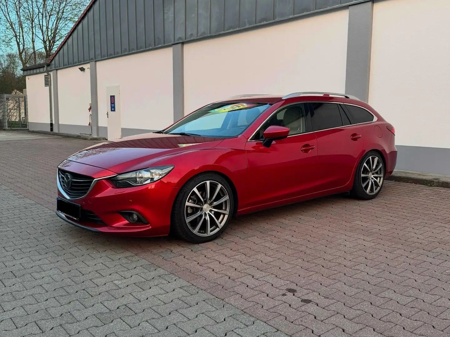 Mazda 6 2.2 Kombi SKYACTIV-D Aut. Sports-Line Rot - 2