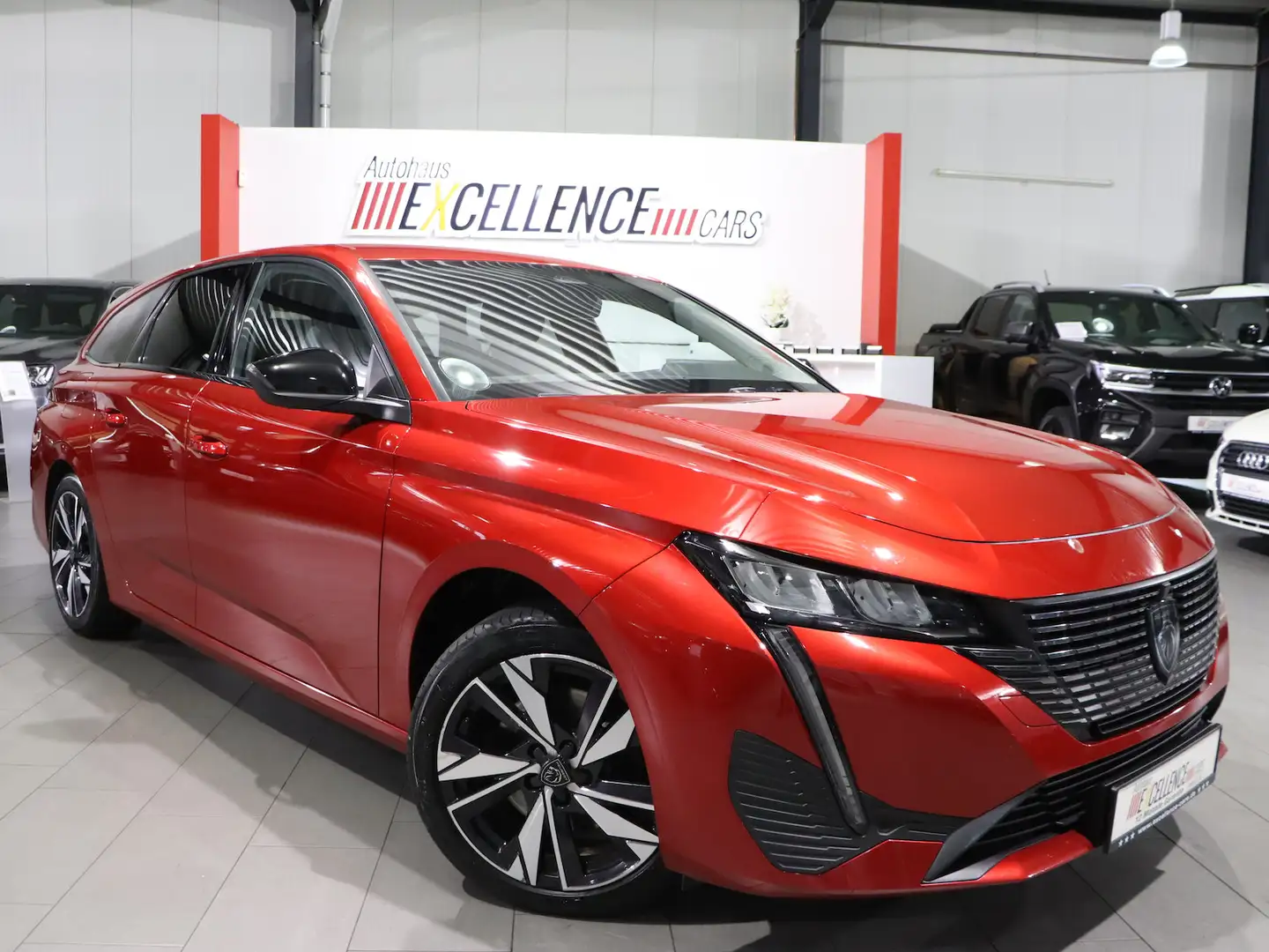 Peugeot 308 SW 1.5 BLUEHDI ALLURE SPORT BLACK / LED Rot - 2