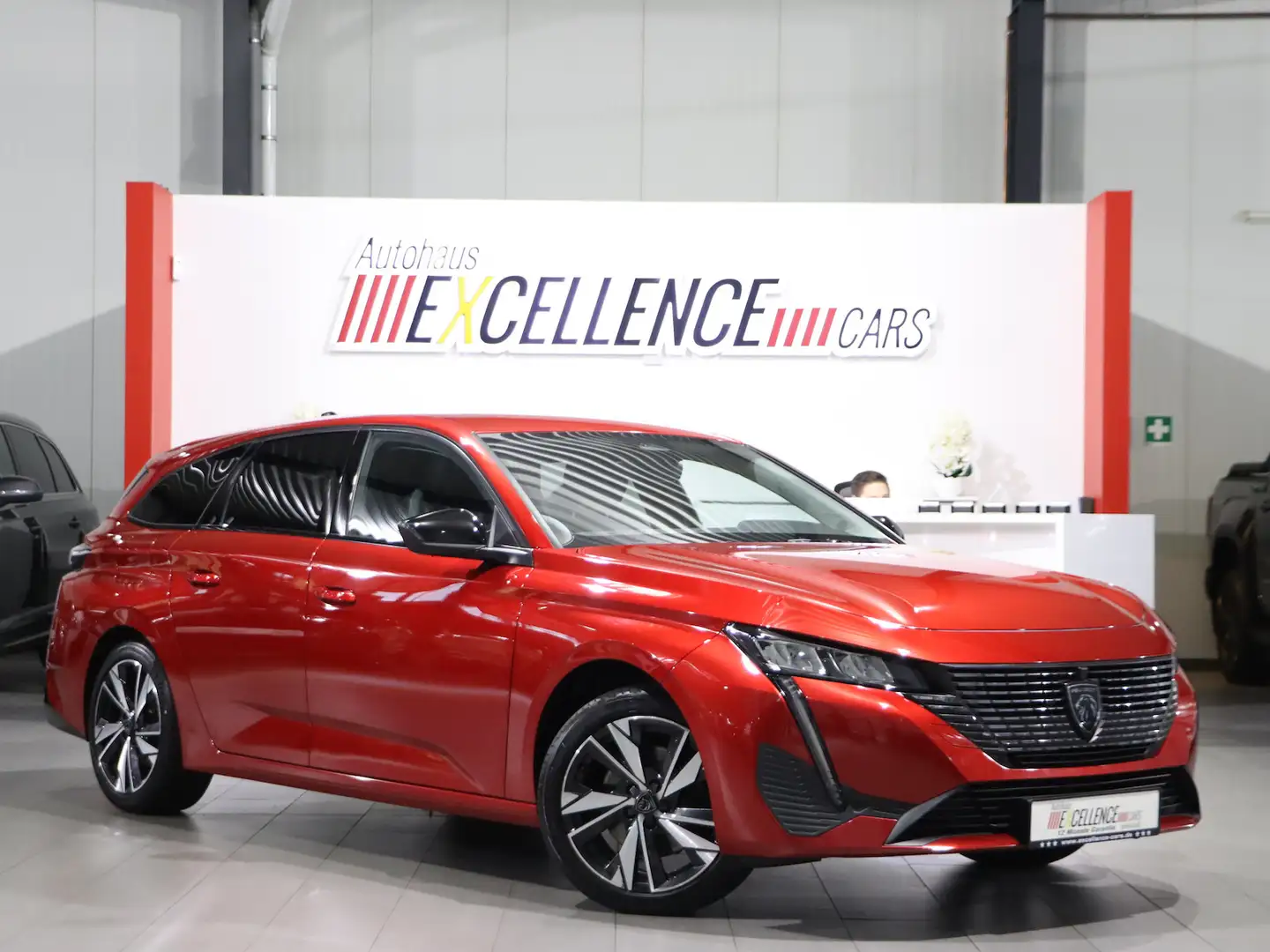 Peugeot 308 SW 1.5 BLUEHDI ALLURE SPORT BLACK / LED Rot - 1