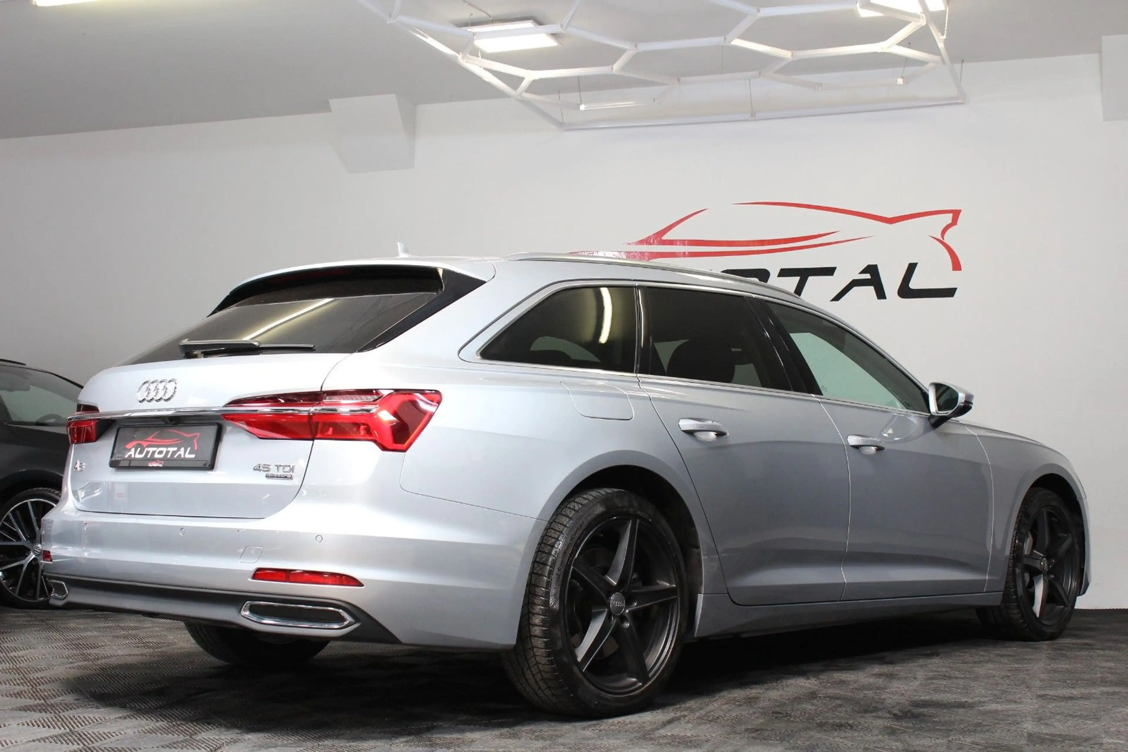 Audi A6 Avant 45 TDI quattro*3.0 TDI*HUP*Kamera*19"* — photo 11