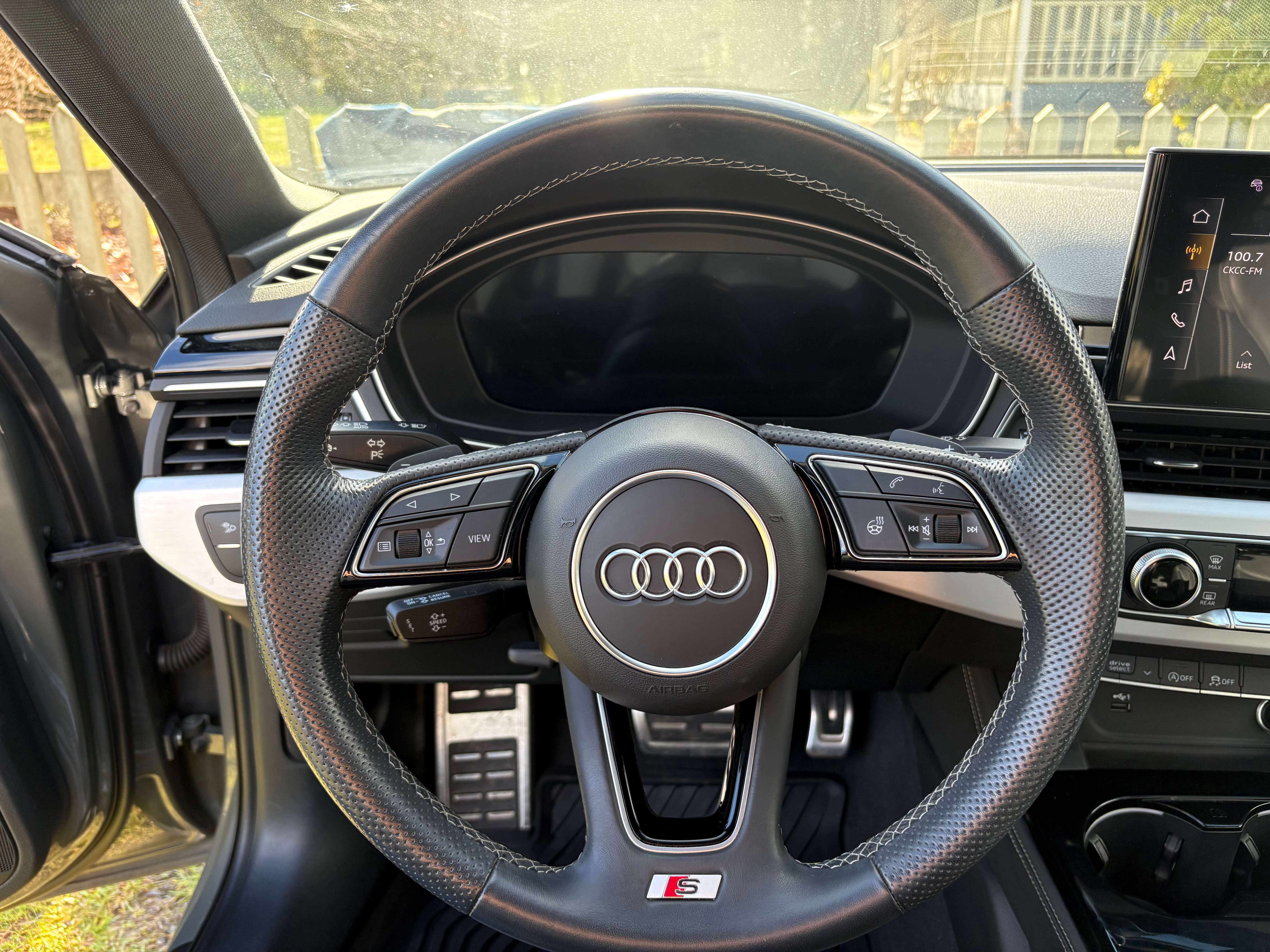 2023 Audi A4 Progressiv 45 TFSI quattro thumb 9