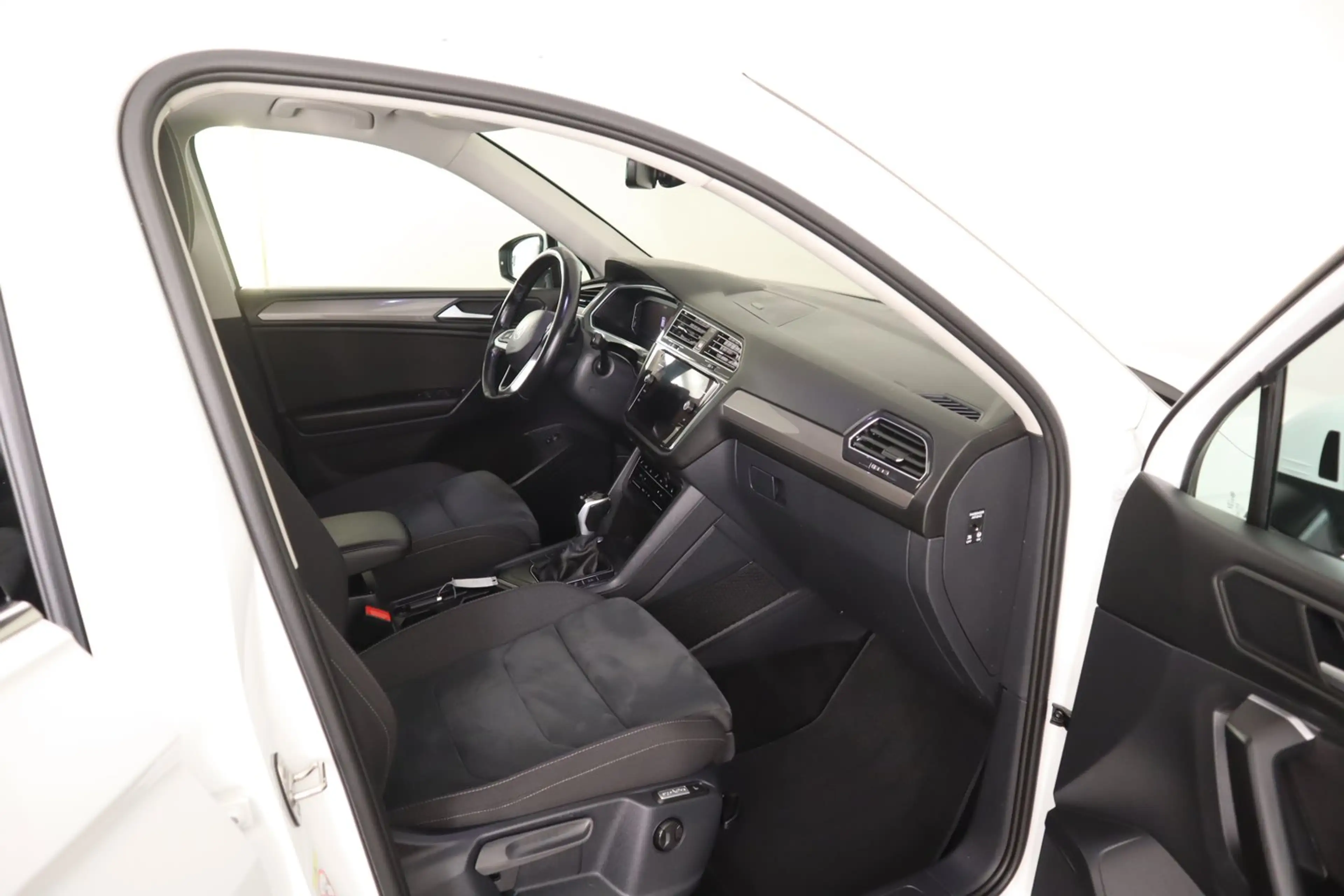 Volkswagen Tiguan Allspace Life TDI DSG — photo 12