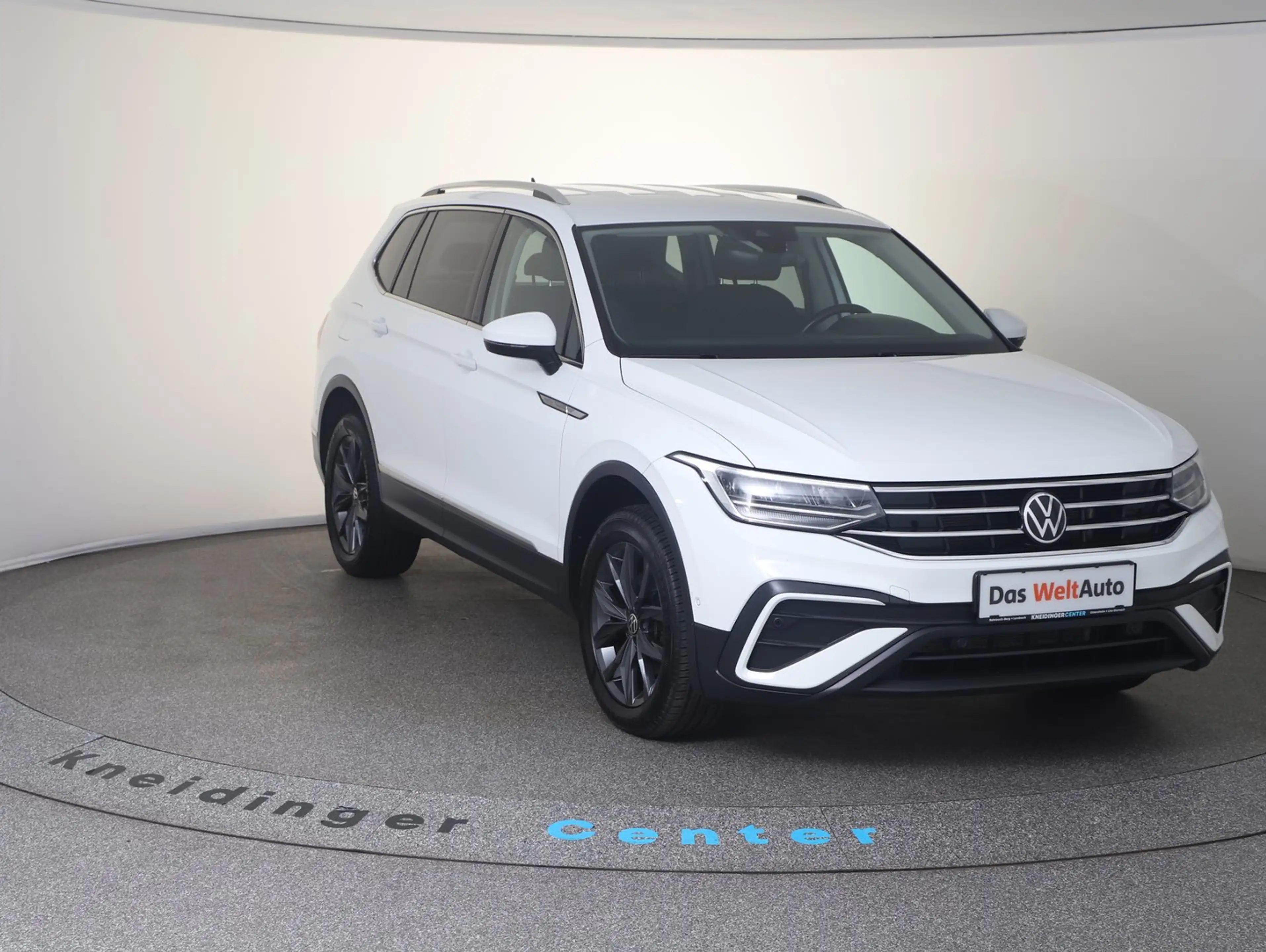 Volkswagen Tiguan Allspace Life TDI DSG — photo 6