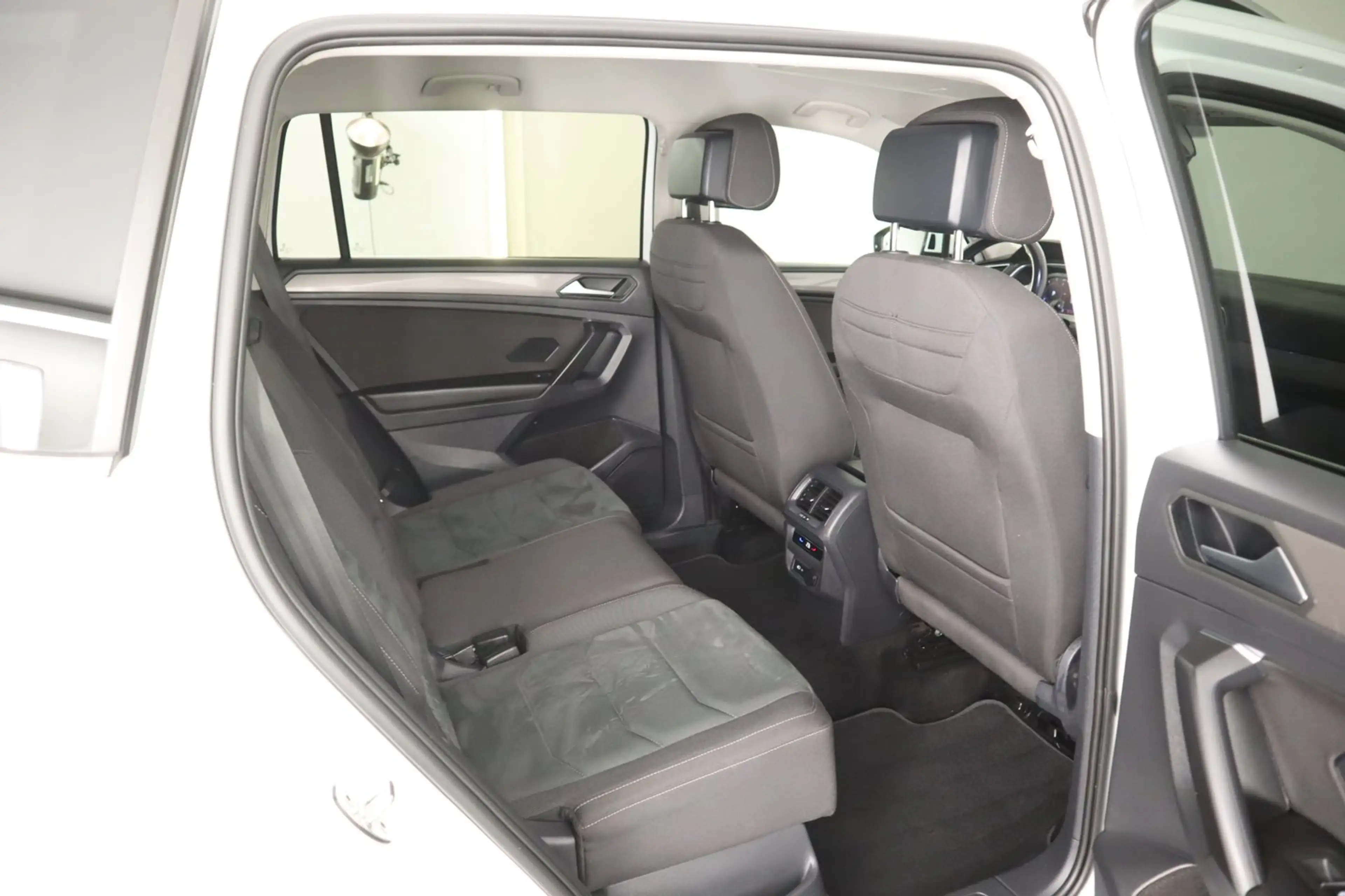 Volkswagen Tiguan Allspace Life TDI DSG — photo 9