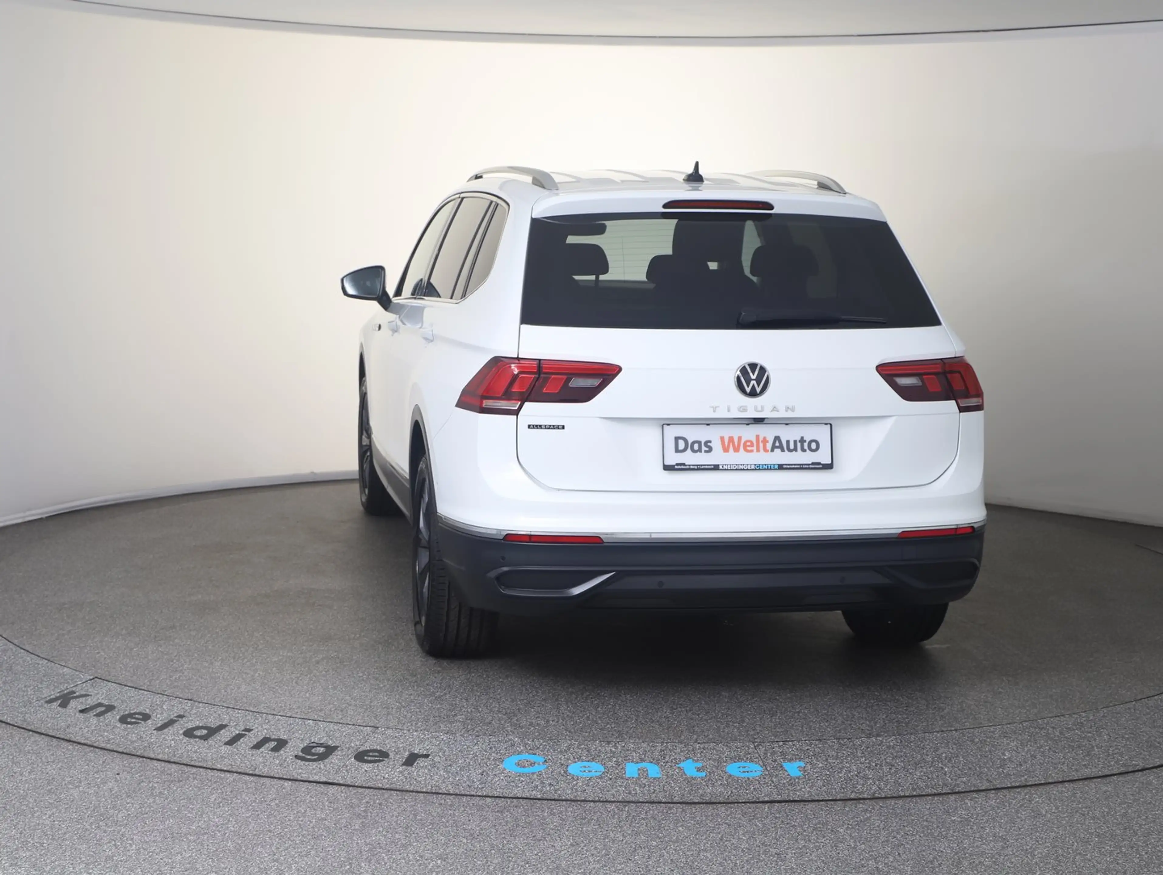 Volkswagen Tiguan Allspace Life TDI DSG — photo 3