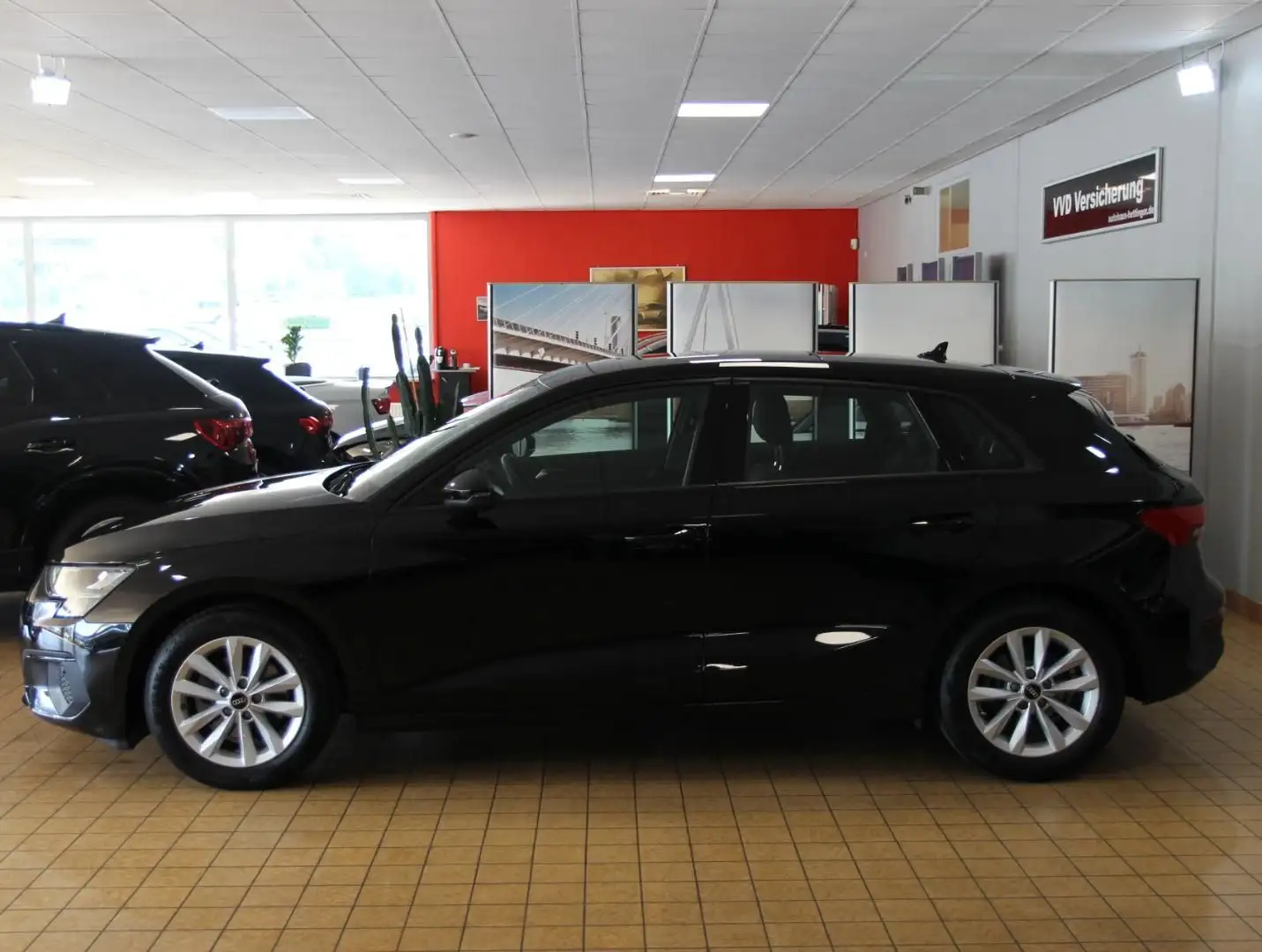 Audi A3 Sportback 1.5 TSI S-tronic, Pano,Navi,Sitzhzg Schwarz - 2