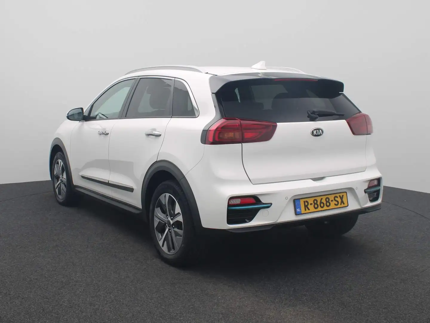 Kia e-Niro DynamicLine 64 kWh | SOH 100% | Navigatie | Camera Wit - 2