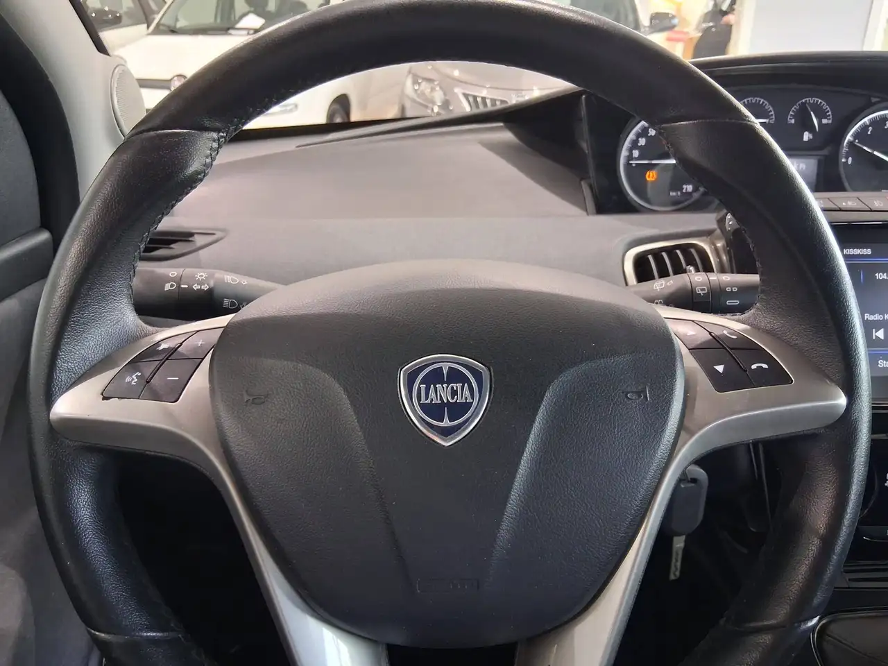 Lancia Ypsilon 2023 — фото 9