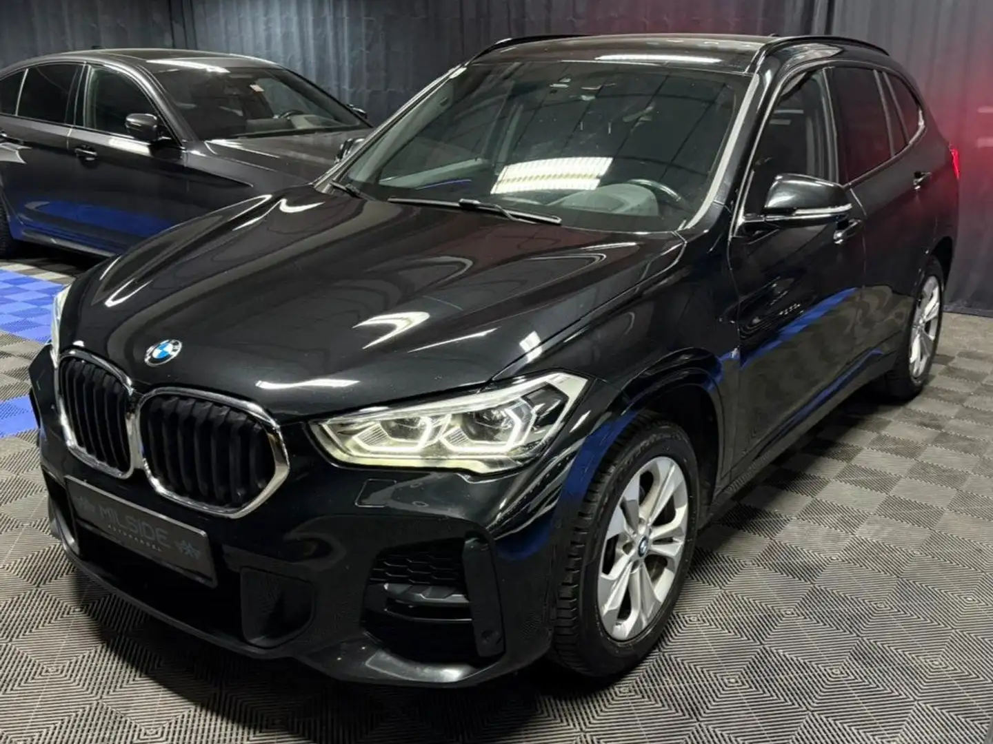 BMW X1 M-SPORT,LED,HuD,AMBIENTE,HARMAN KARDON Schwarz - 2