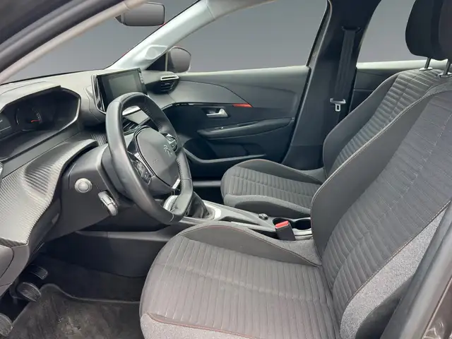 Peugeot 208 view 10