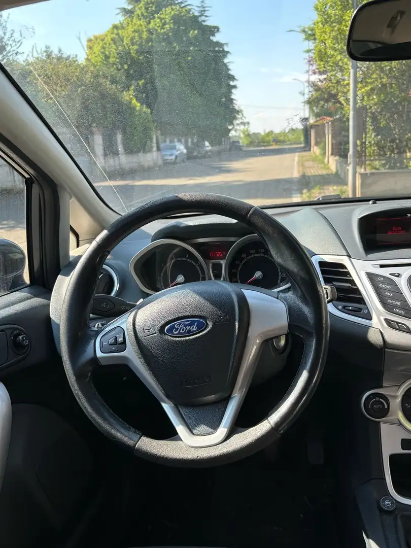 Ford Fiesta Fiesta VI 2008 5p 1.2 16v GPL Titanium 82cv - 2