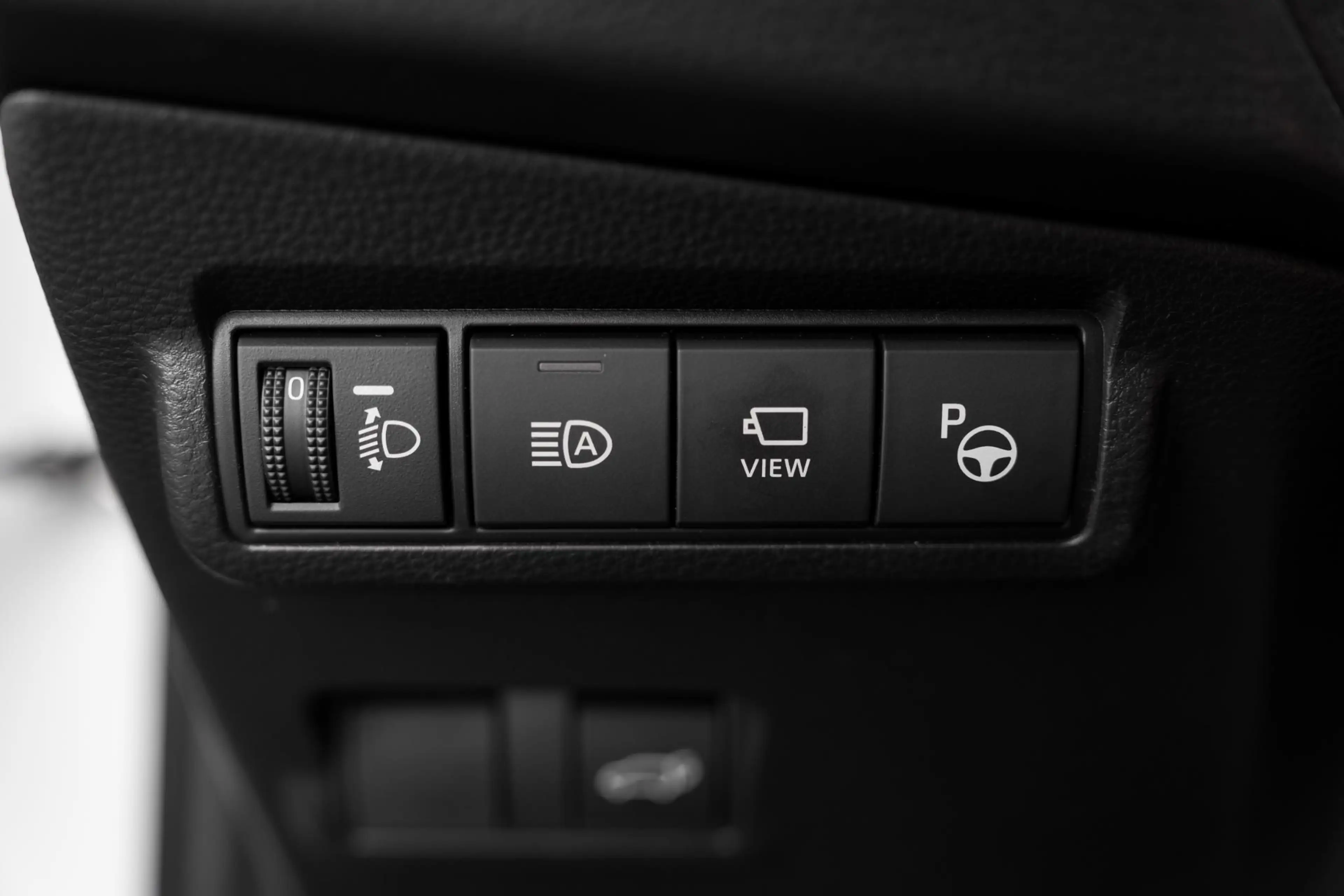 Toyota Corolla Cross Hybrid 200 Executive — photo 32