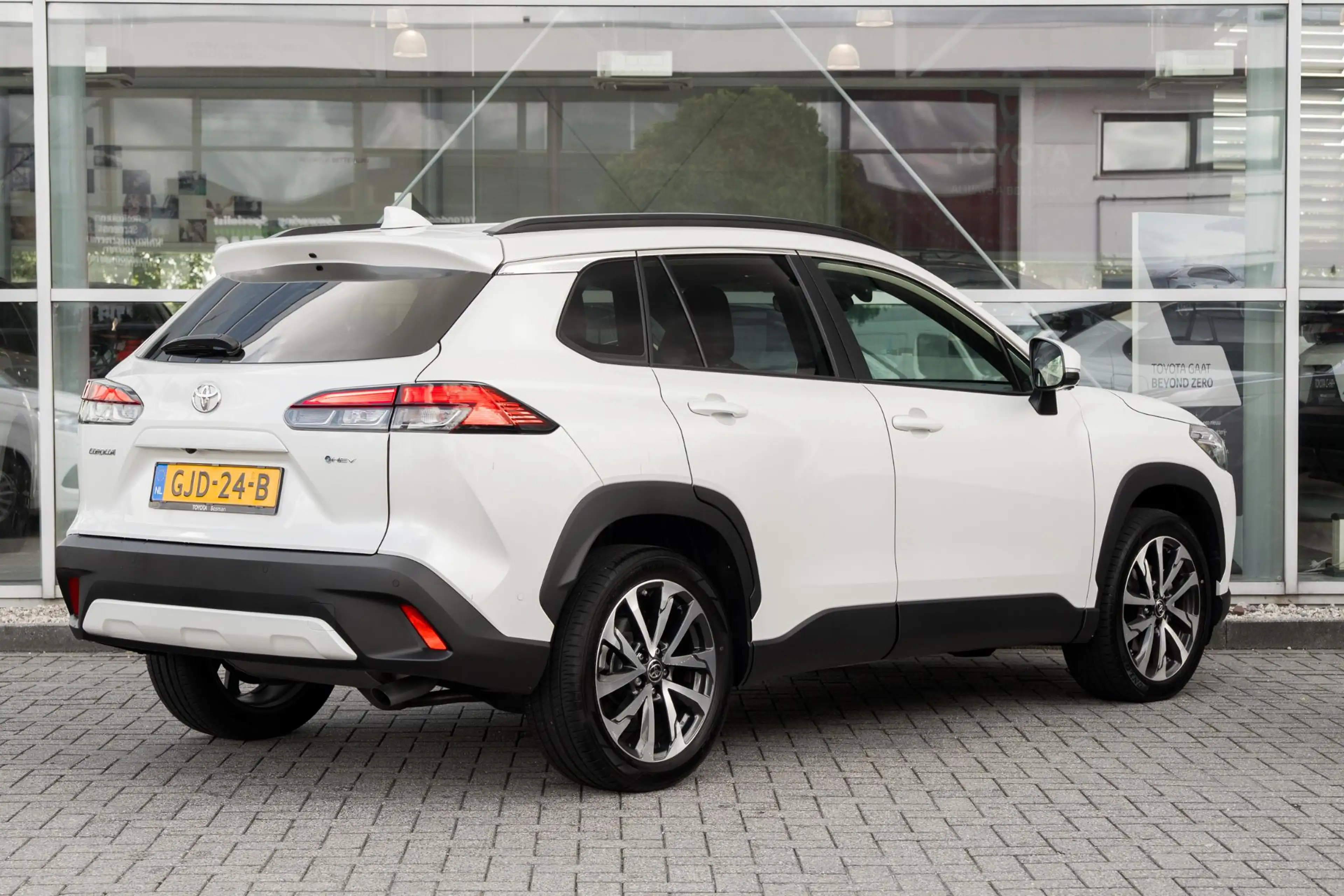 Toyota Corolla Cross Hybrid 200 Executive — photo 2