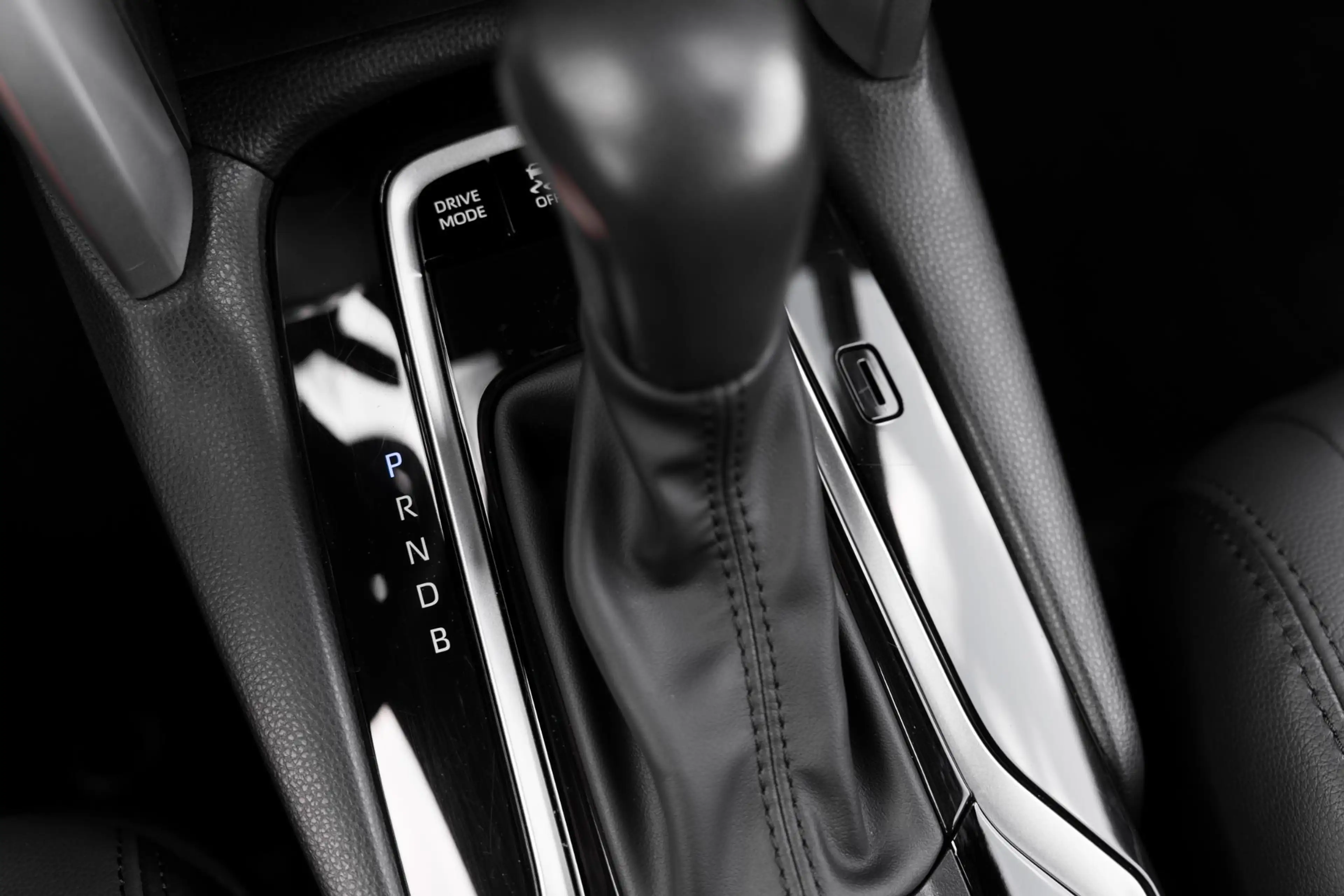 Toyota Corolla Cross Hybrid 200 Executive — photo 18