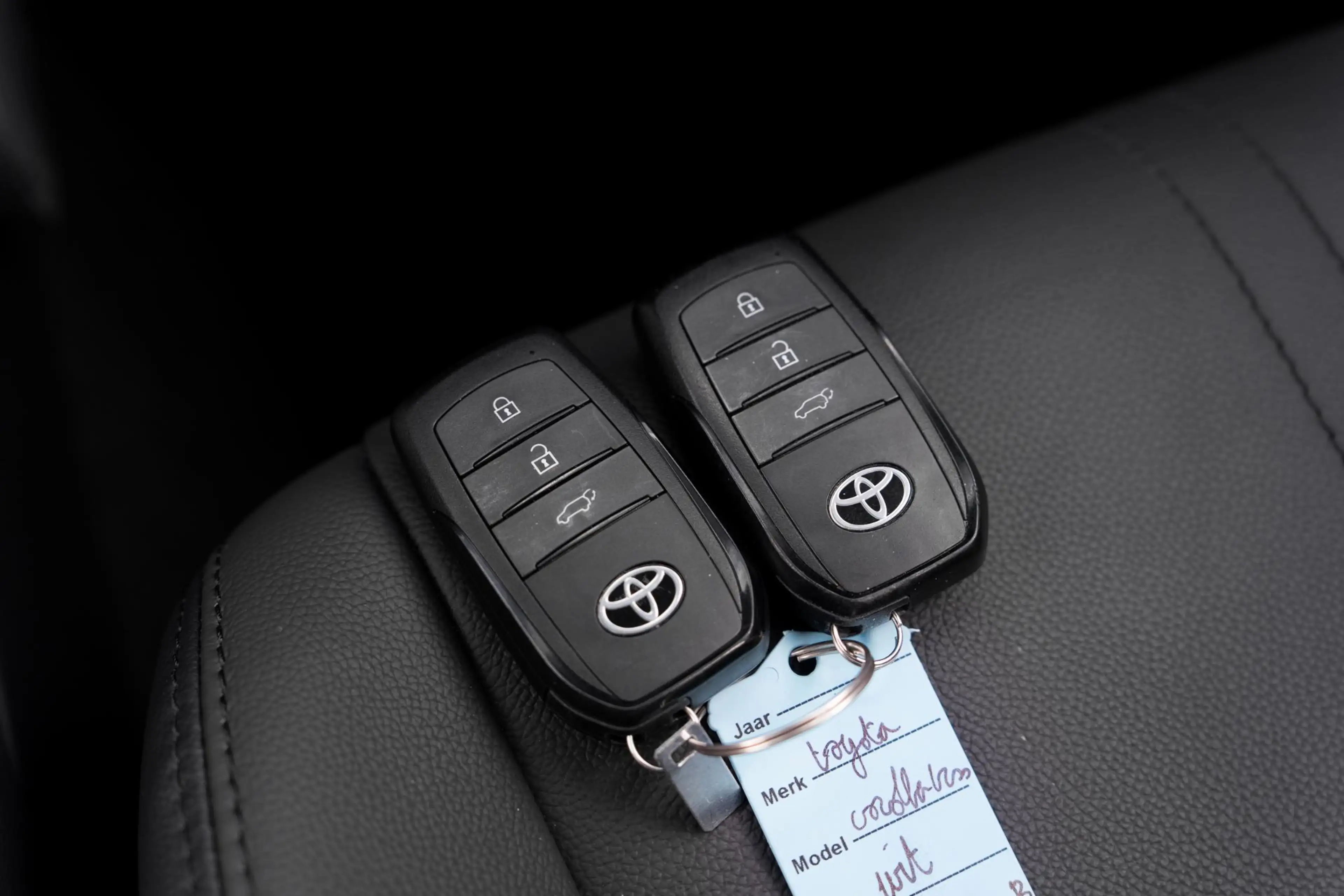 Toyota Corolla Cross Hybrid 200 Executive — photo 27
