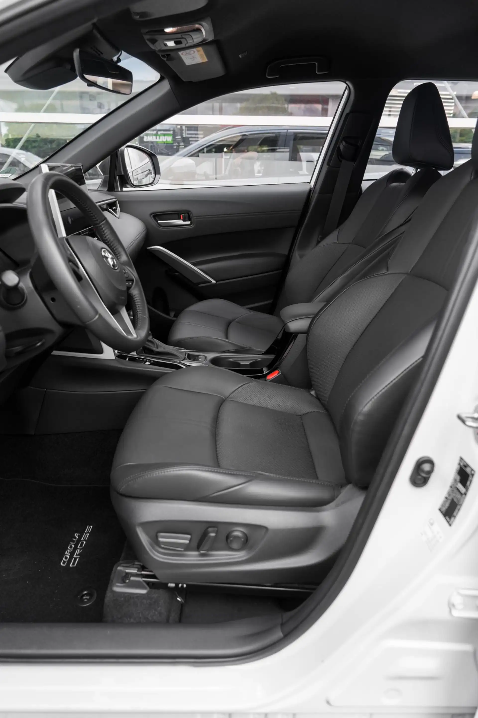 Toyota Corolla Cross Hybrid 200 Executive — photo 12