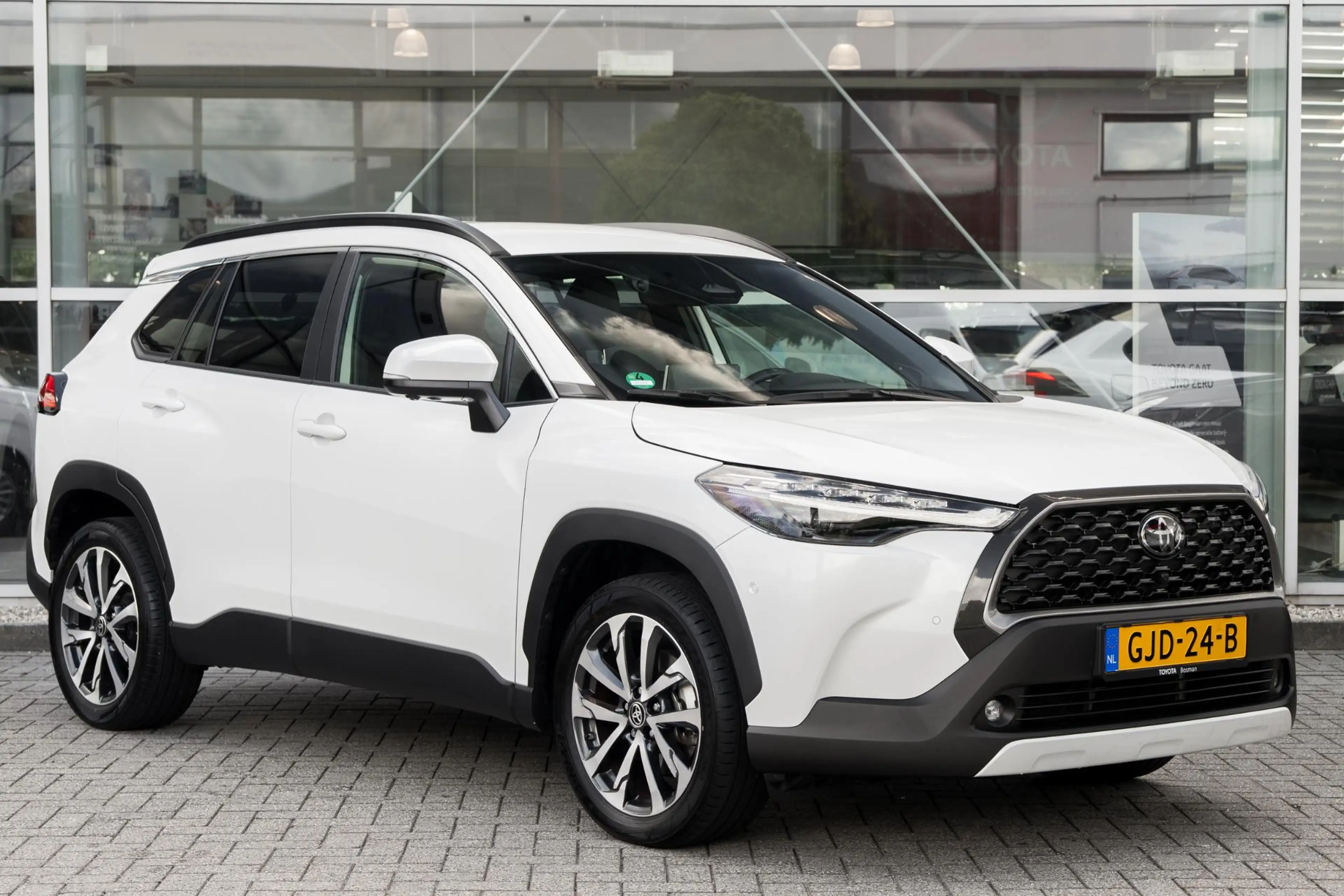 Toyota Corolla Cross Hybrid 200 Executive — photo 8