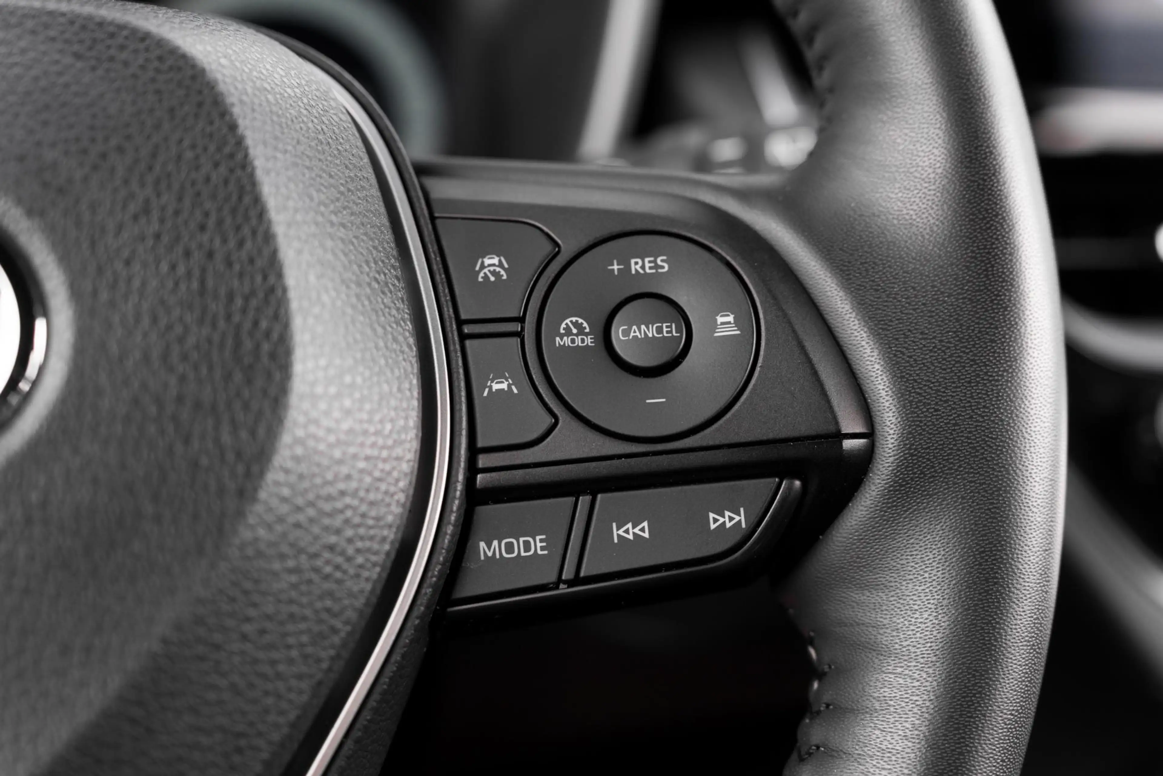 Toyota Corolla Cross Hybrid 200 Executive — photo 29