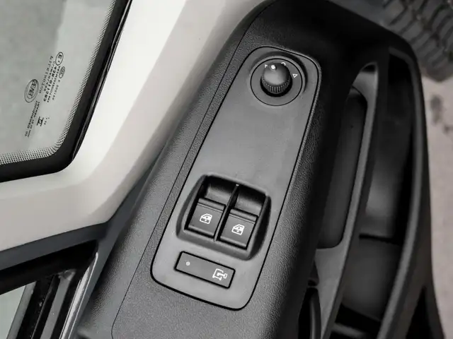 Opel Movano view 8