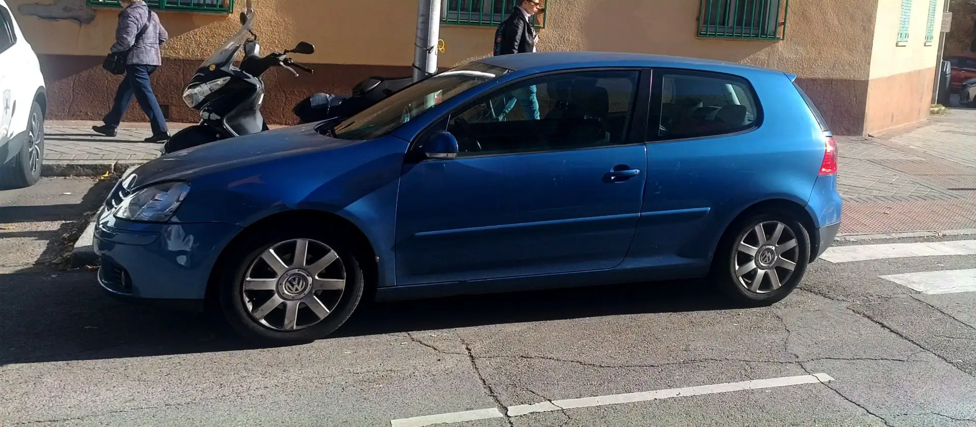Volkswagen Golf 1.9TDI Trendline 105 - 2