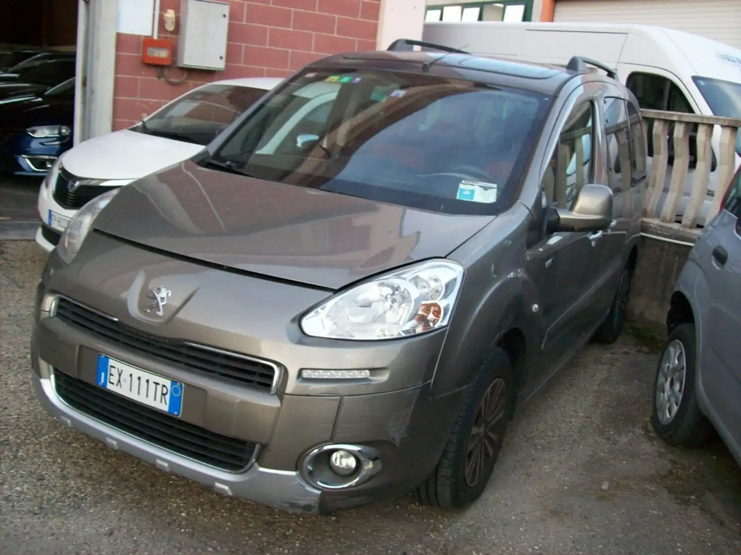 Peugeot Partner Partner Tepee 1.6 hdi Active (premium) 92cv E5 Grigio - 2
