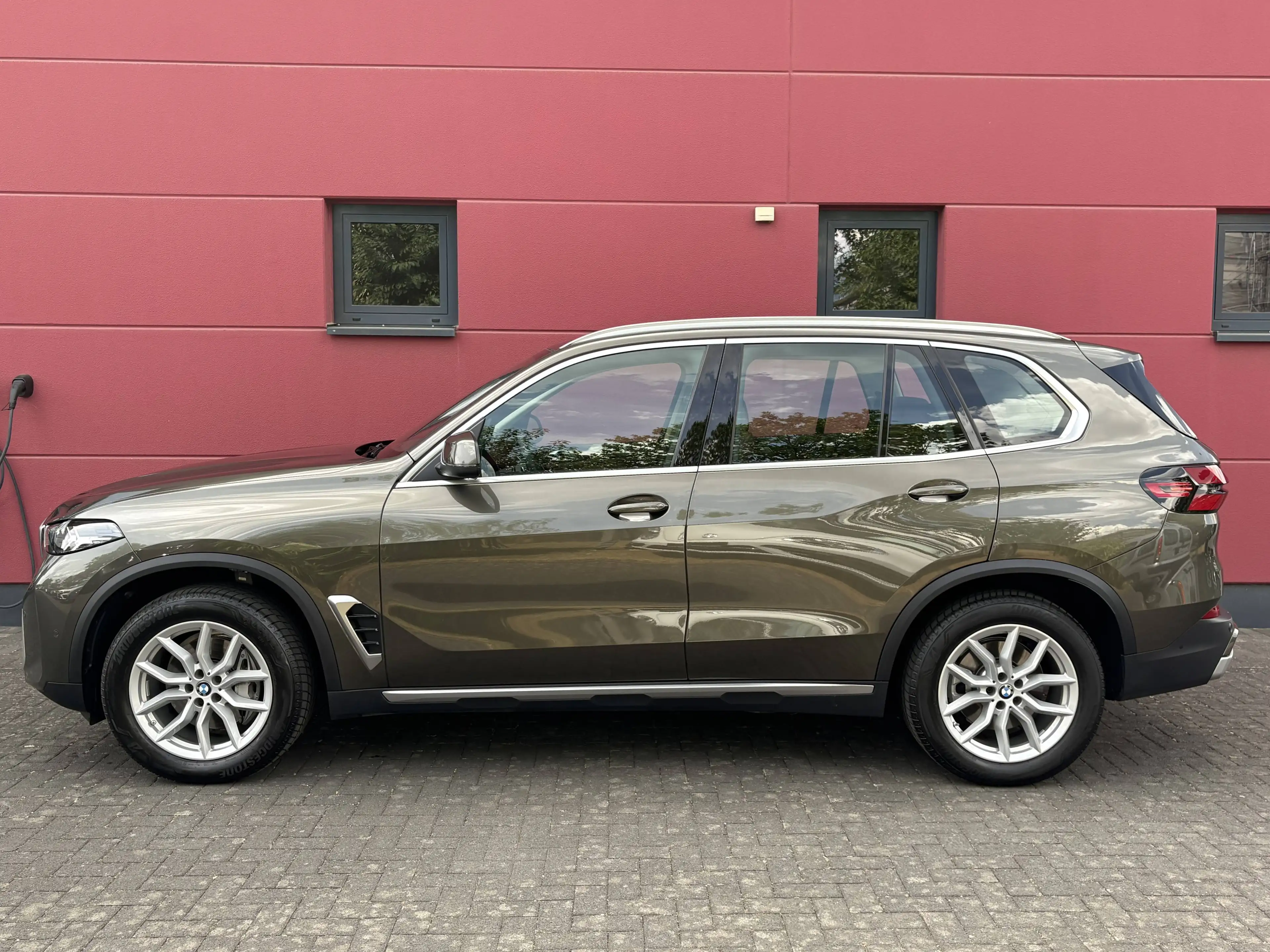 BMW X5 40i xDRIVE 381PS NEUES MODELL NUR 17.350KM LEDER NAVI 1-HAND TOP* — photo 9