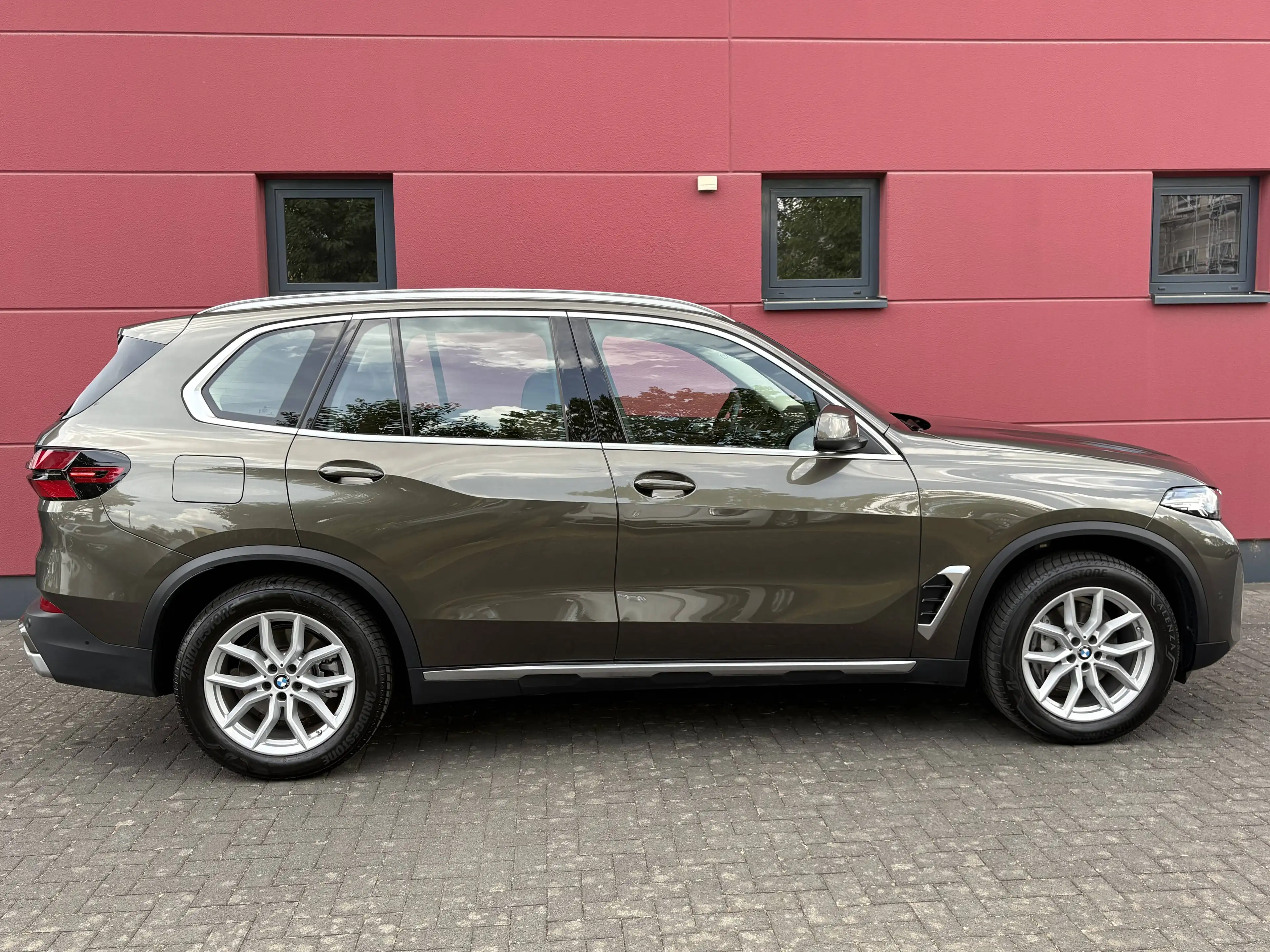 BMW X5 40i xDRIVE 381PS NEUES MODELL NUR 17.350KM LEDER NAVI 1-HAND TOP* — photo 7