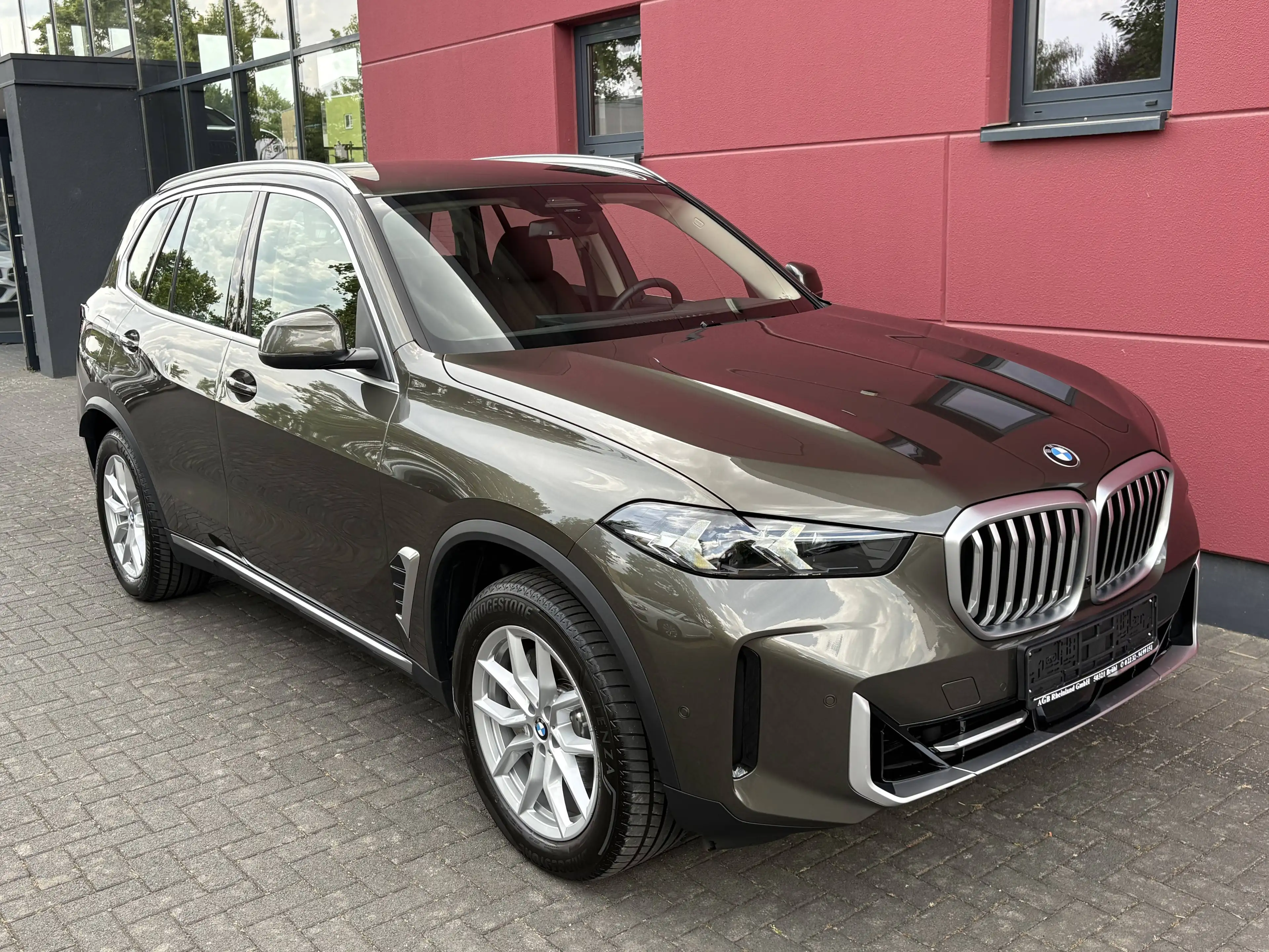 BMW X5 40i xDRIVE 381PS NEUES MODELL NUR 17.350KM LEDER NAVI 1-HAND TOP* — photo 3