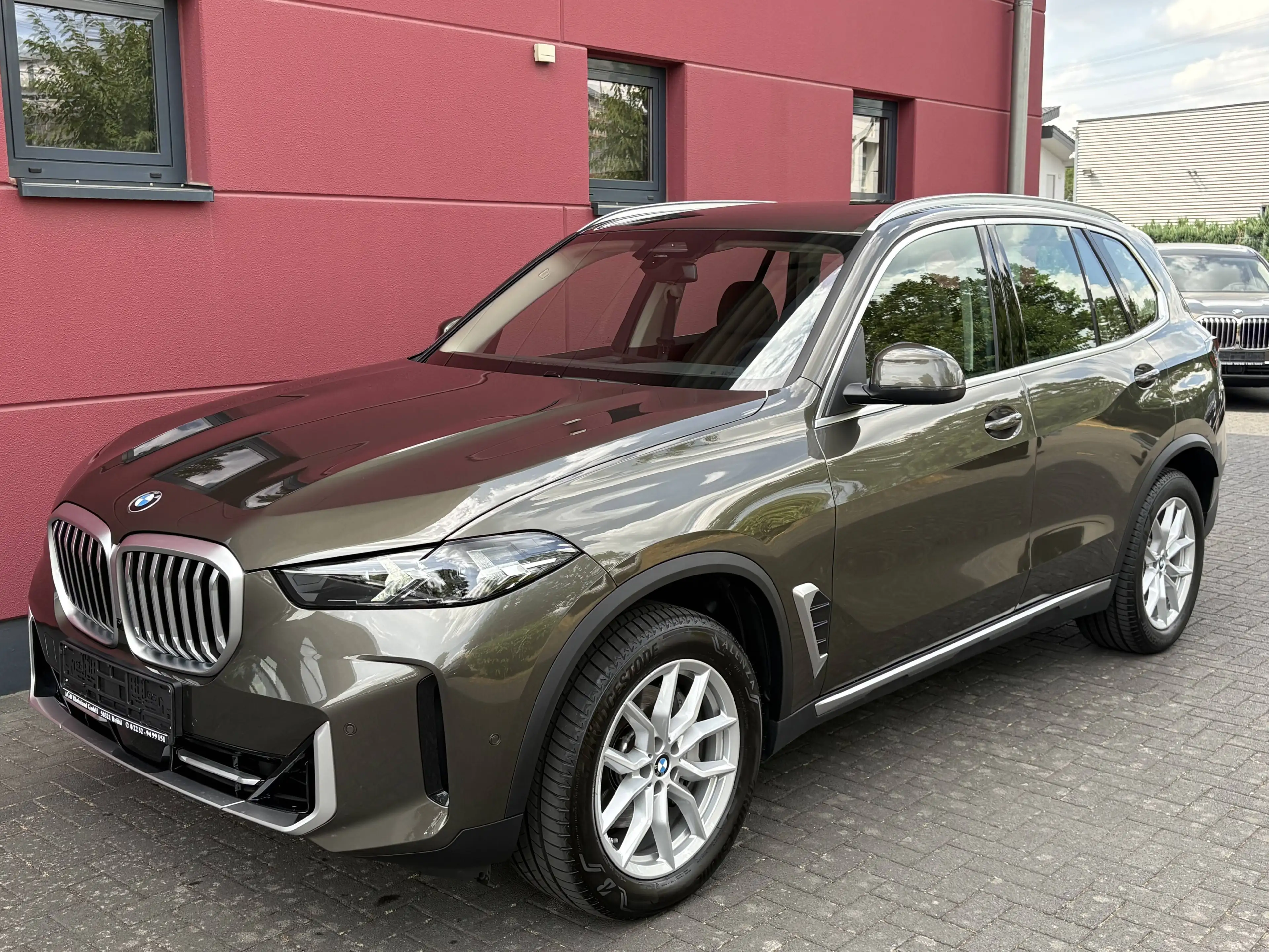 BMW X5 40i xDRIVE 381PS NEUES MODELL NUR 17.350KM LEDER NAVI 1-HAND TOP*