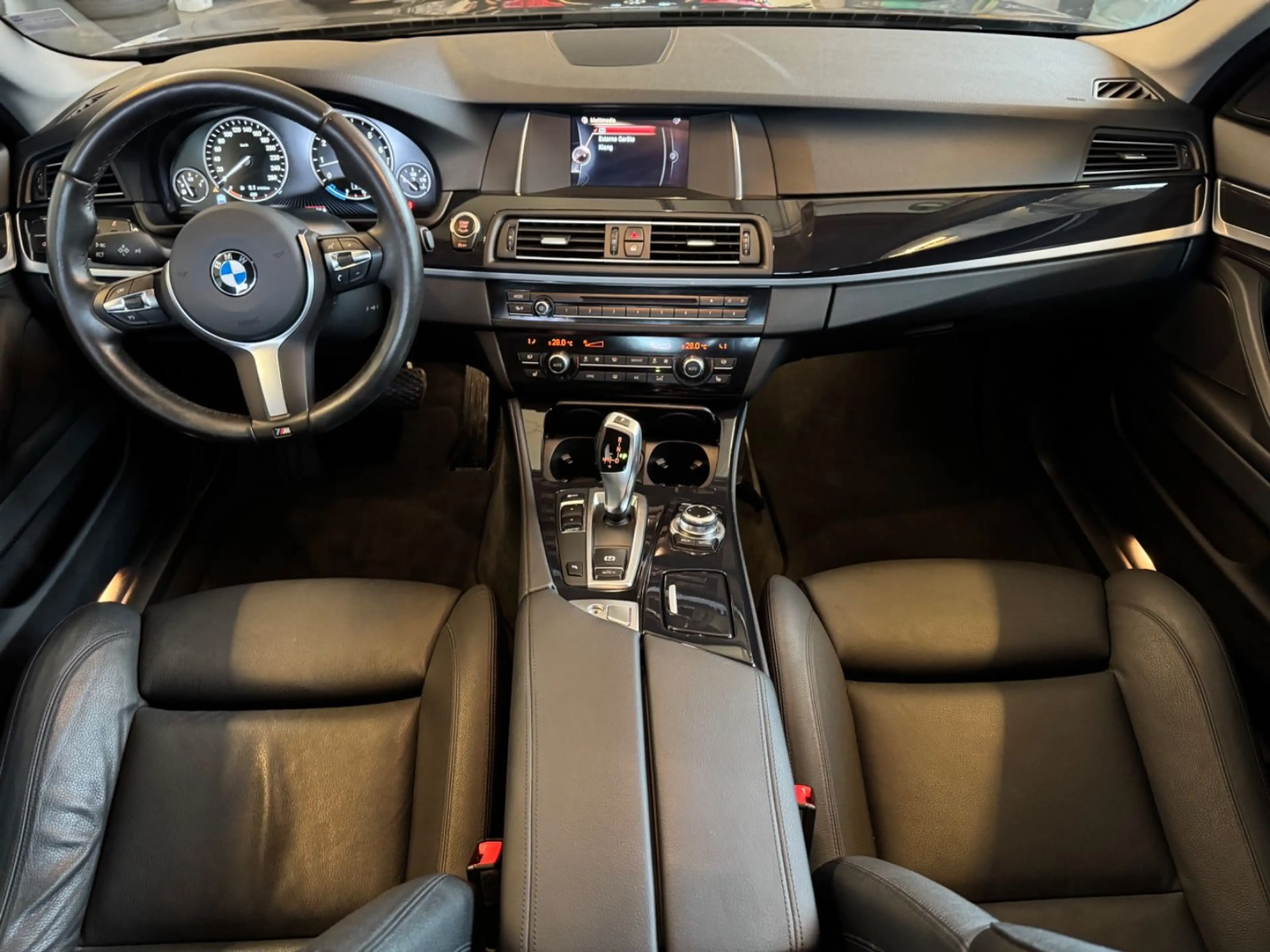BMW 520 i Limousine *Garantie*Autom.*Navi*Leder*HUD* — photo 10