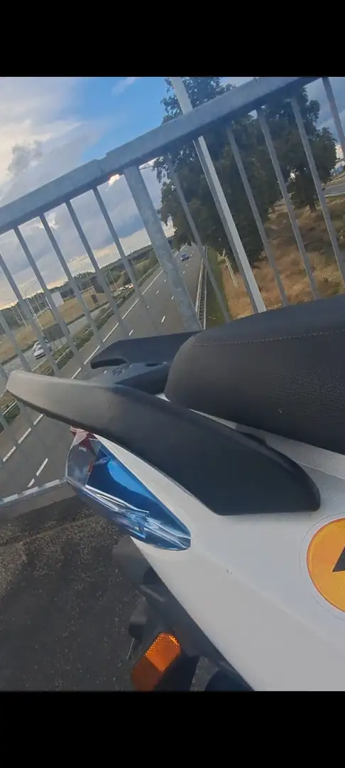 Kymco Agility 50 Agility naked 2temps, pot sport Blanc - 2