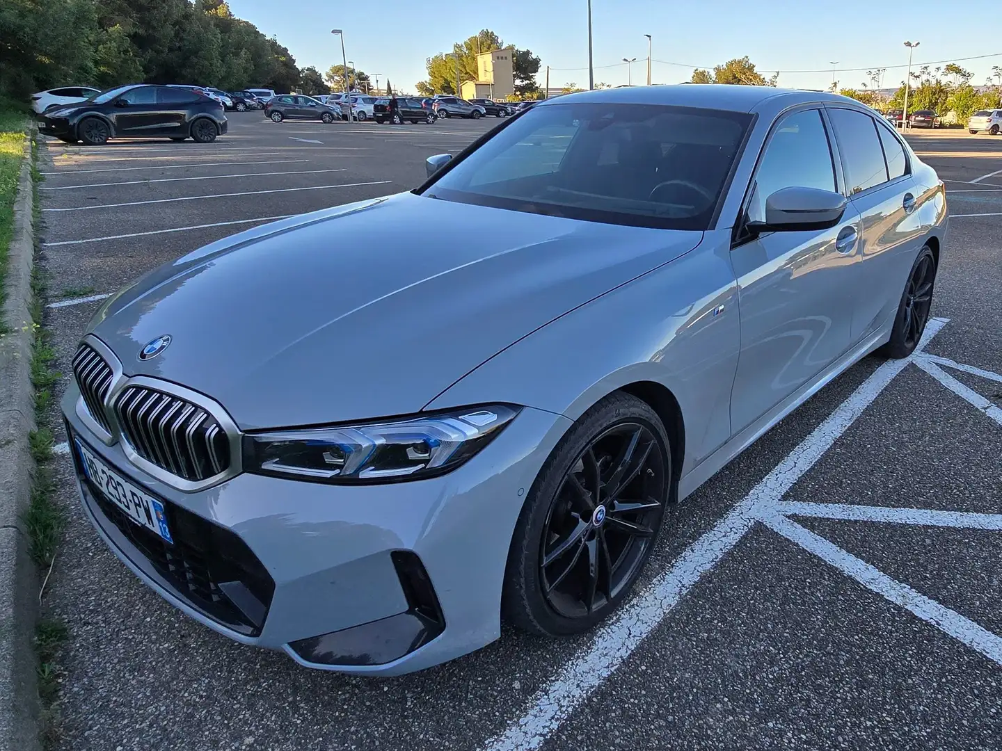 BMW 320 320i 184 ch BVA8 M Sport Bleu - 1