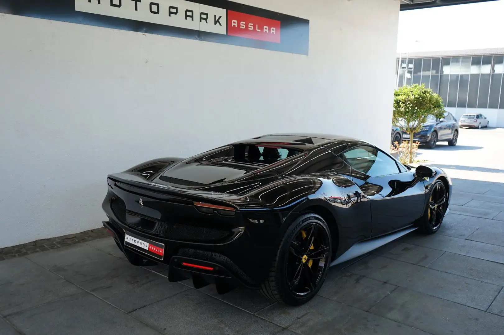 Ferrari 296 GTS BLACK*LIFT*CARBON+Corsa Racing Seats*NEW Zwart - 2