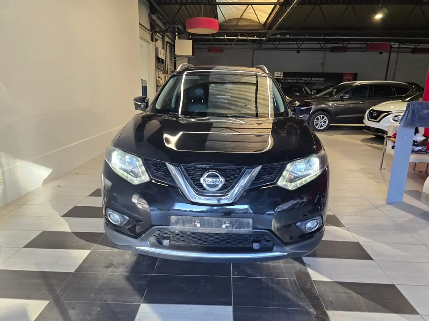 Nissan X-Trail NISSAN X-TRAIL 1.6 Benzine//Tekna//full option Zwart - 2