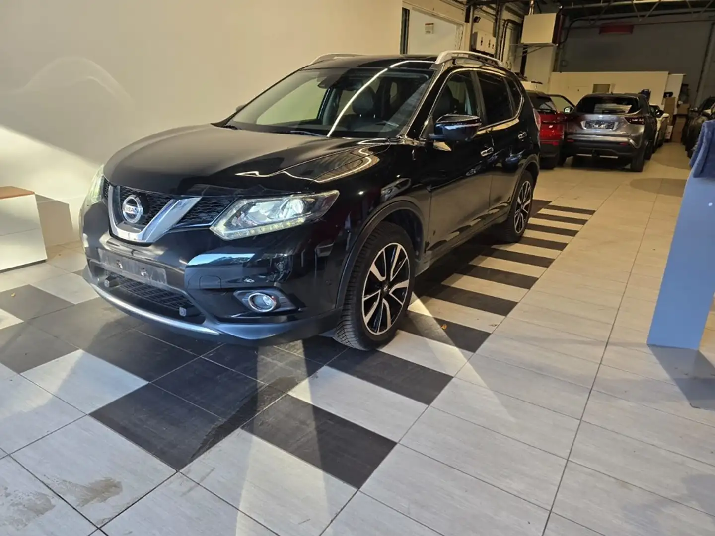 Nissan X-Trail NISSAN X-TRAIL 1.6 Benzine//Tekna//full option Zwart - 1