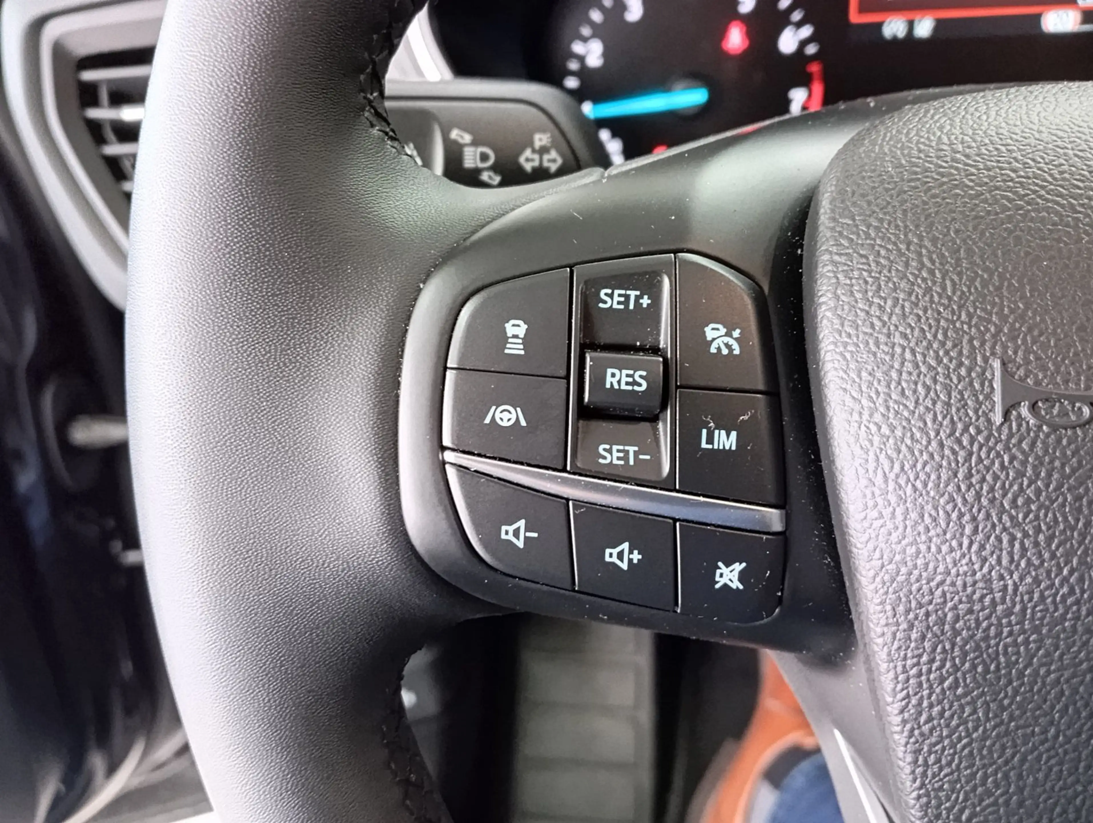 Ford Focus / Pano. / AT / AHK / Sitz-Lenkradheizung — photo 7