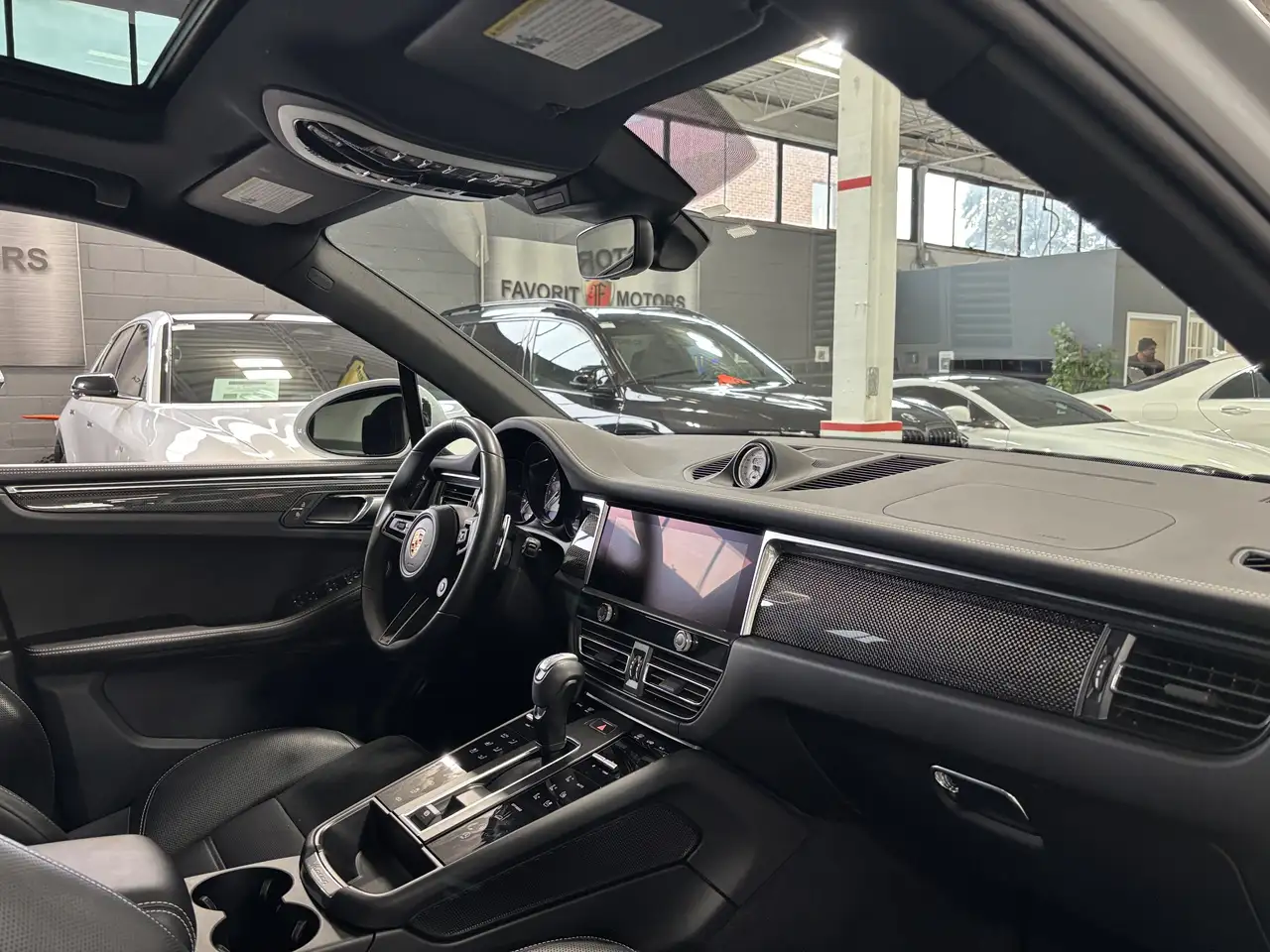Porsche Macan снимка Porsche Macan