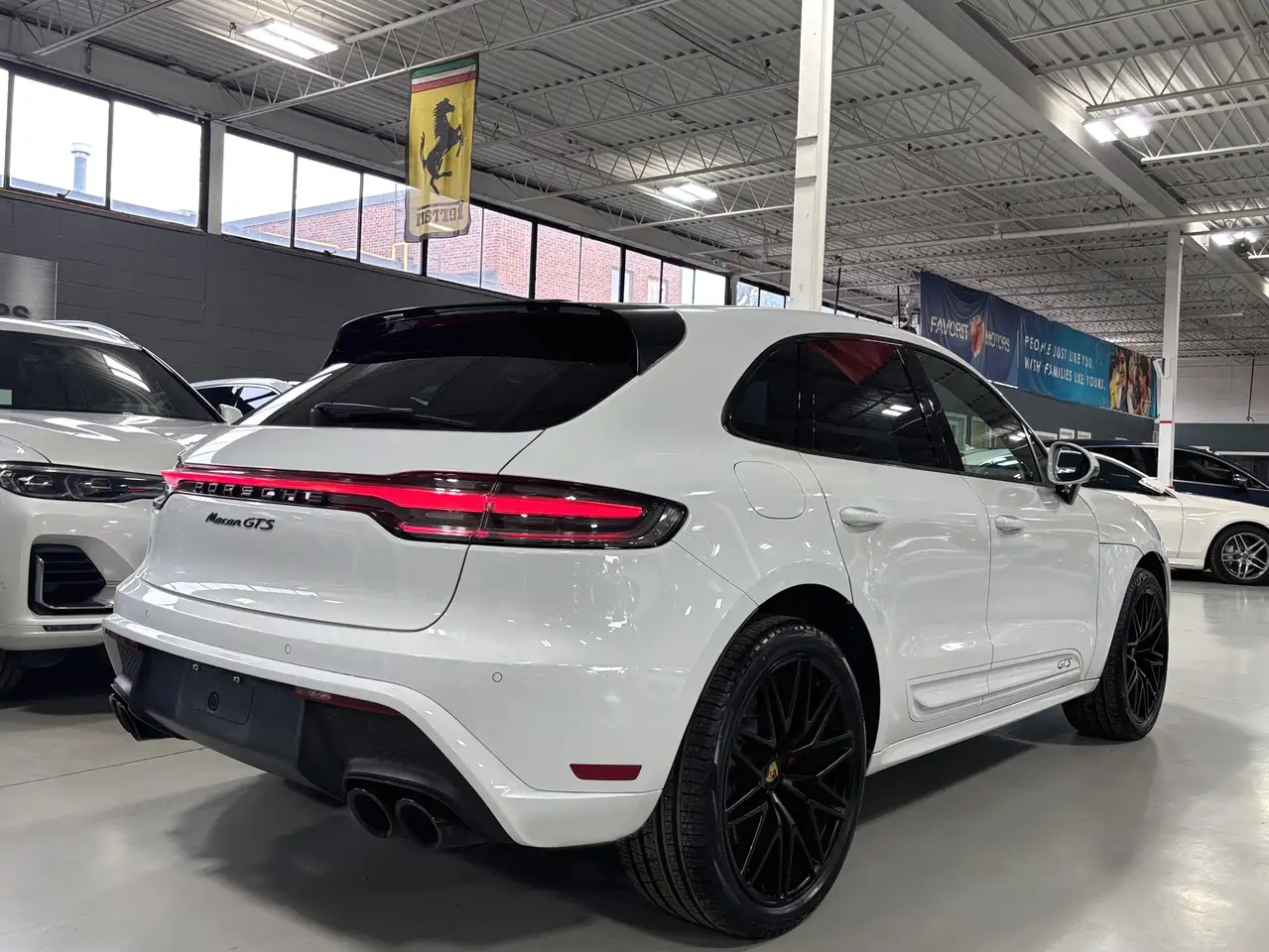 Porsche Macan снимка Porsche Macan