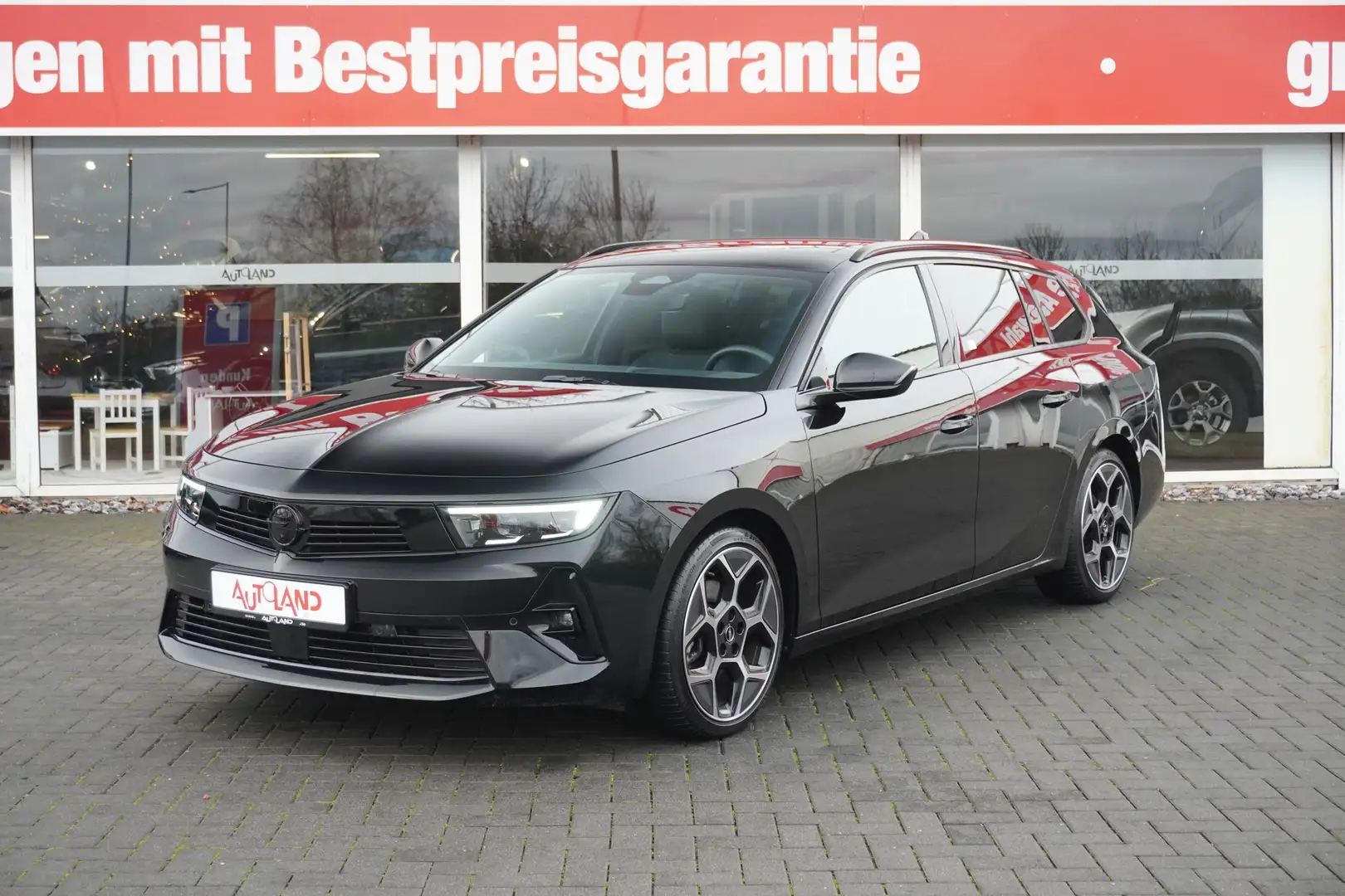 Opel Astra L ST 1.2 Ultimate Aut. LED Navi 360° ACC Schwarz - 2
