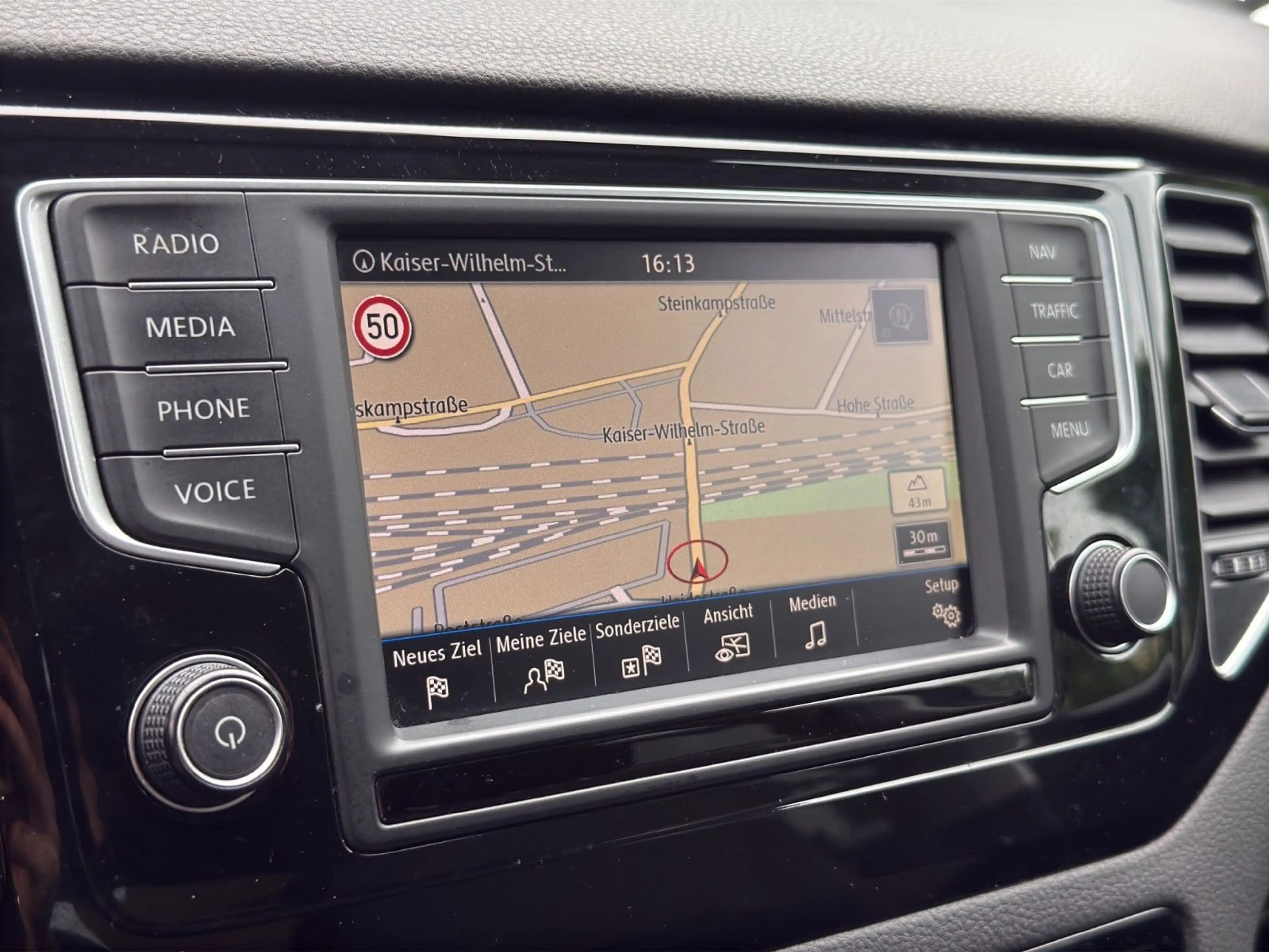 Volkswagen Golf Sportsvan Navi+LED Xenon,ACC,TOP — photo 12