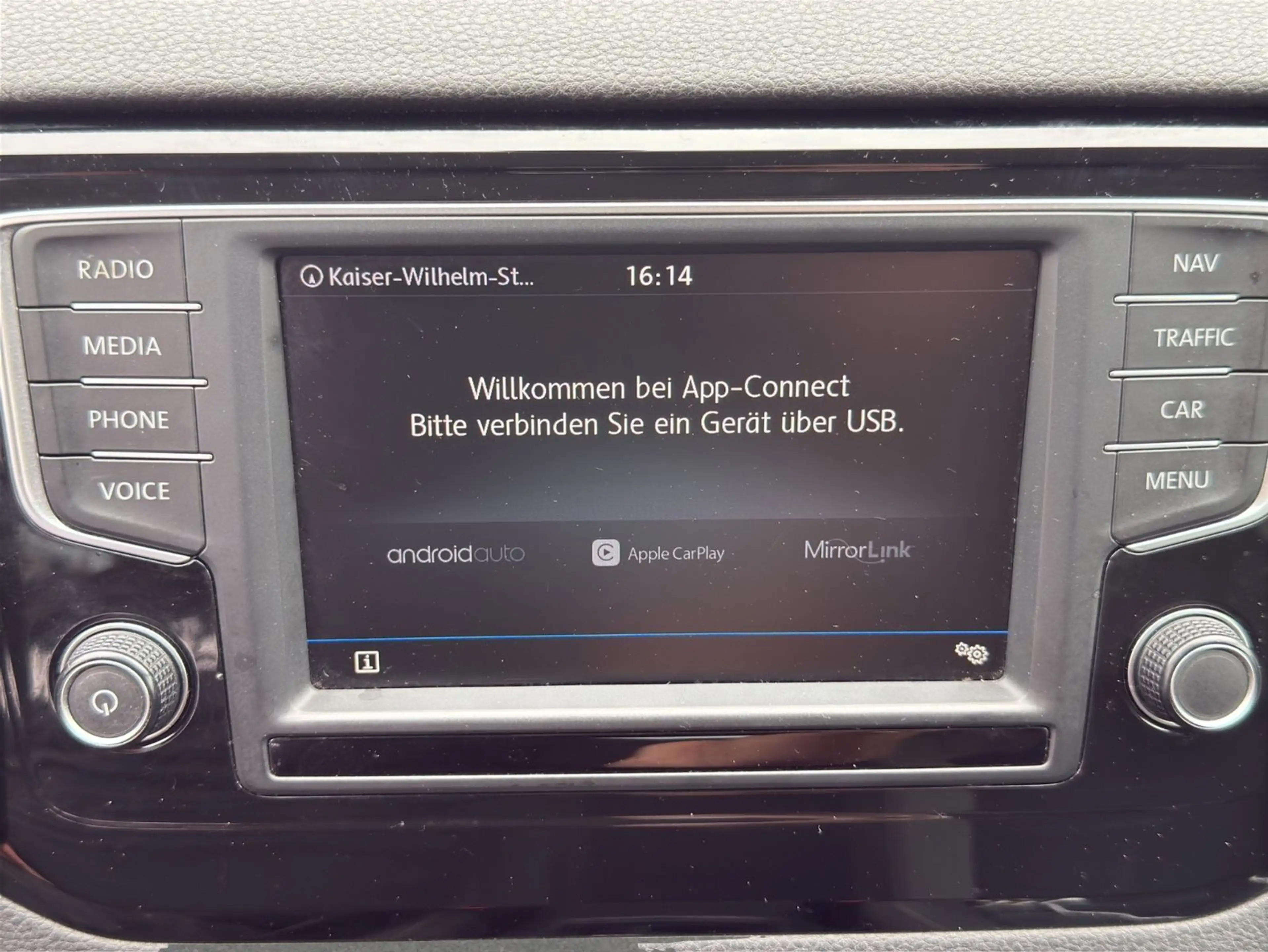 Volkswagen Golf Sportsvan Navi+LED Xenon,ACC,TOP — photo 13