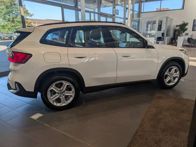 BMW X1 view 9