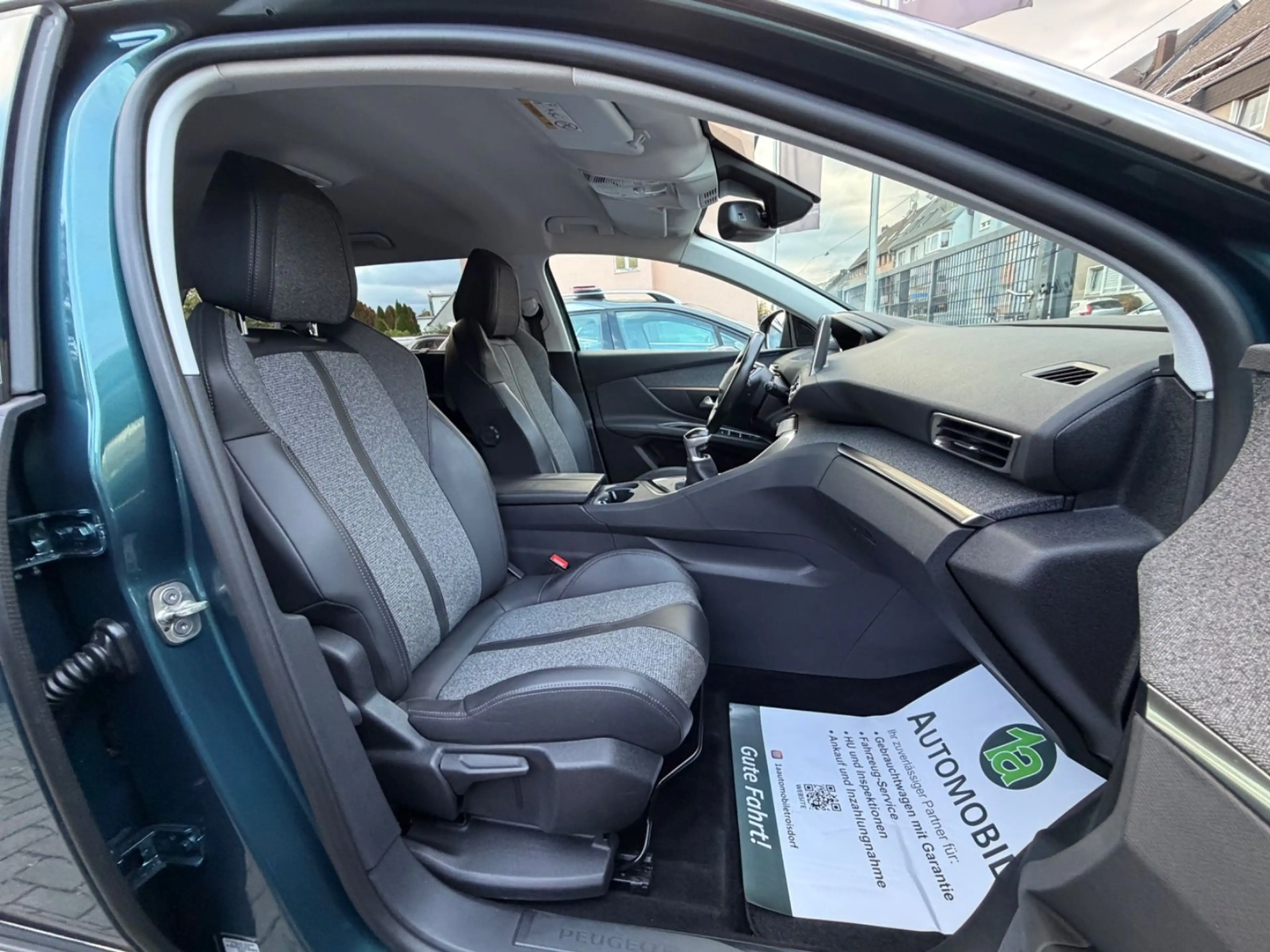 Peugeot 5008 Allure*NAVI*KAM360°*PDC*SHZ*LED*SPUR — photo 16