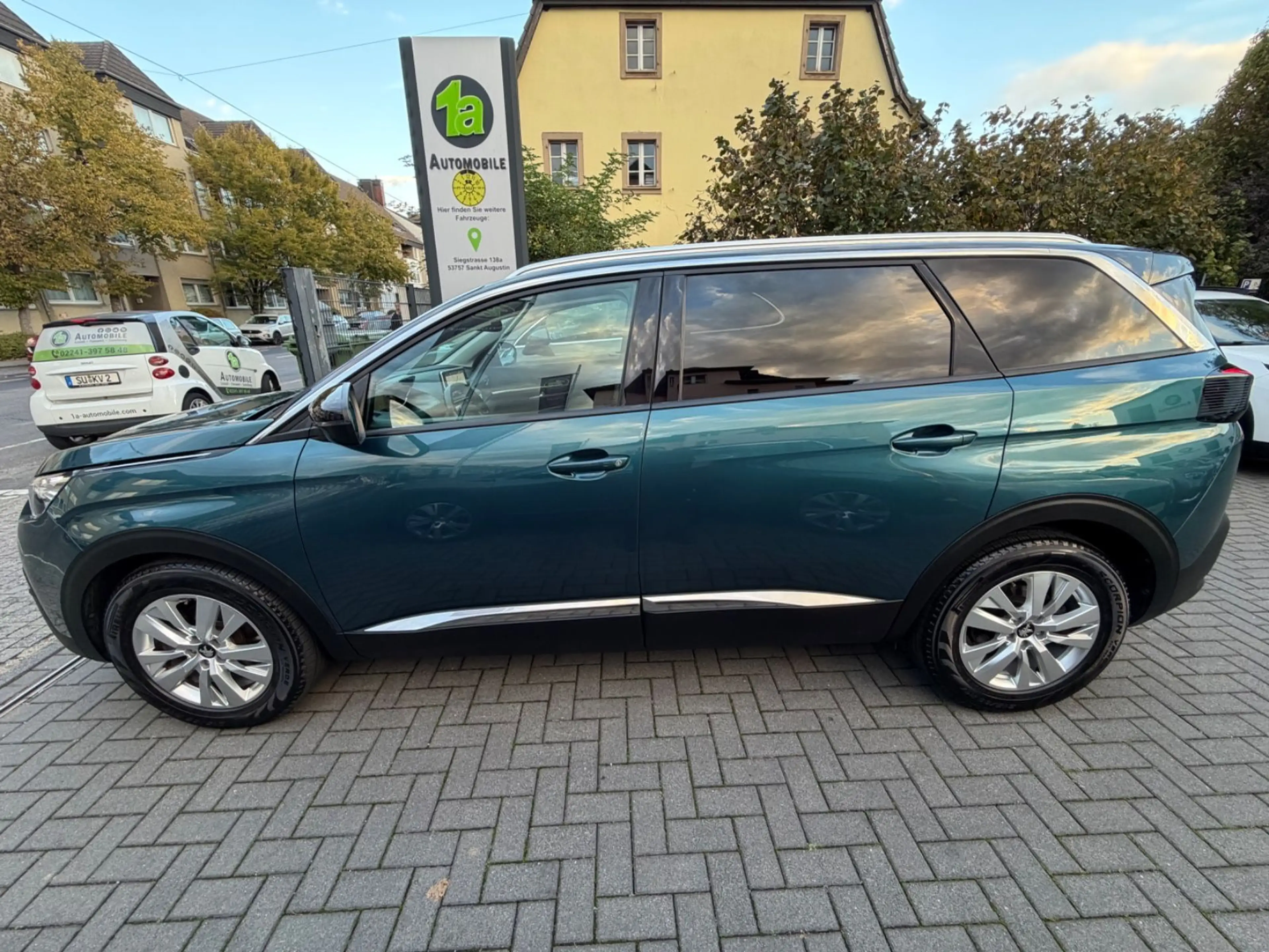 Peugeot 5008 Allure*NAVI*KAM360°*PDC*SHZ*LED*SPUR — photo 9