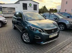 Peugeot 5008 Allure*NAVI*KAM360°*PDC*SHZ*LED*SPUR