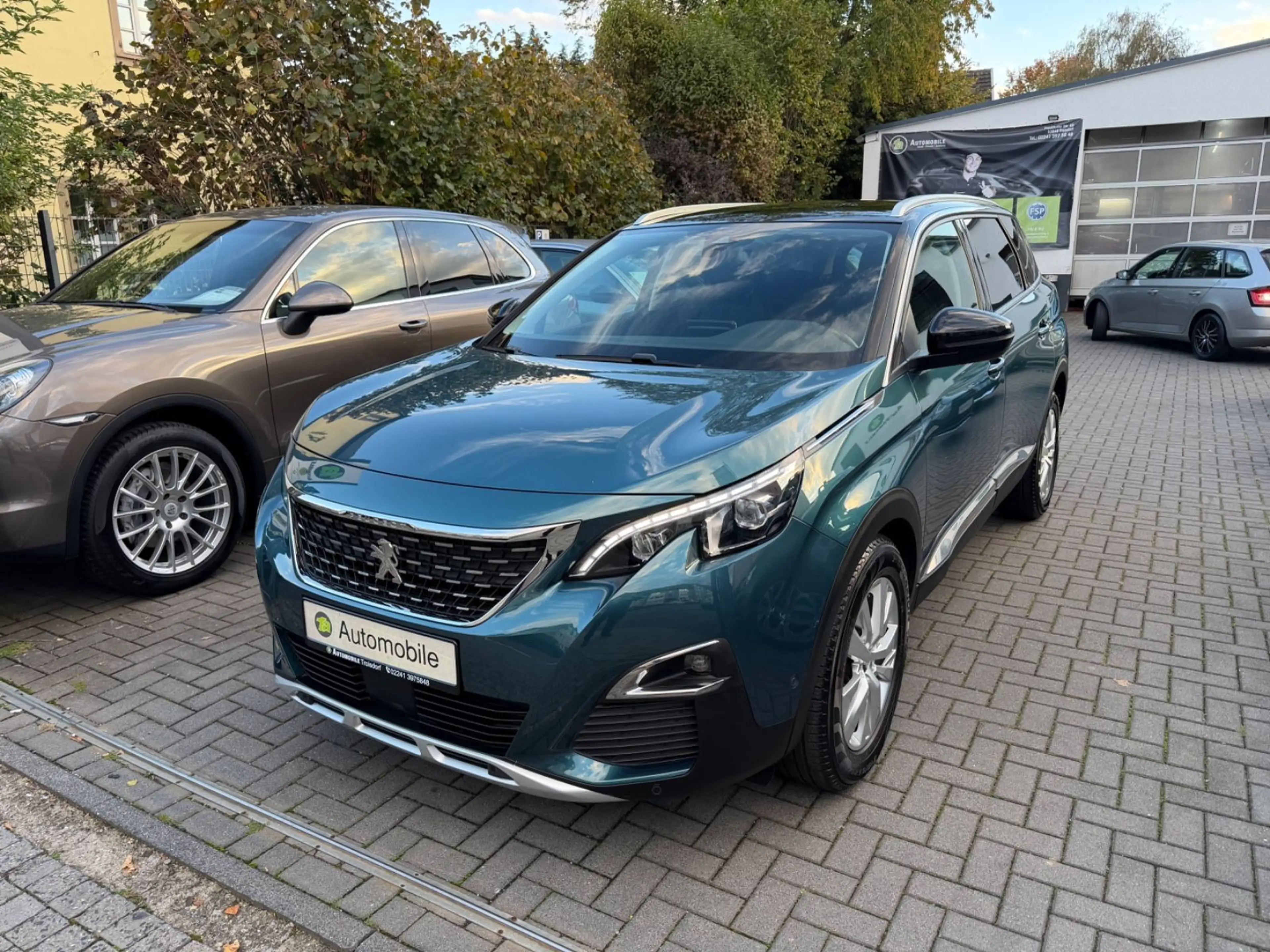 Peugeot 5008 Allure*NAVI*KAM360°*PDC*SHZ*LED*SPUR — photo 3