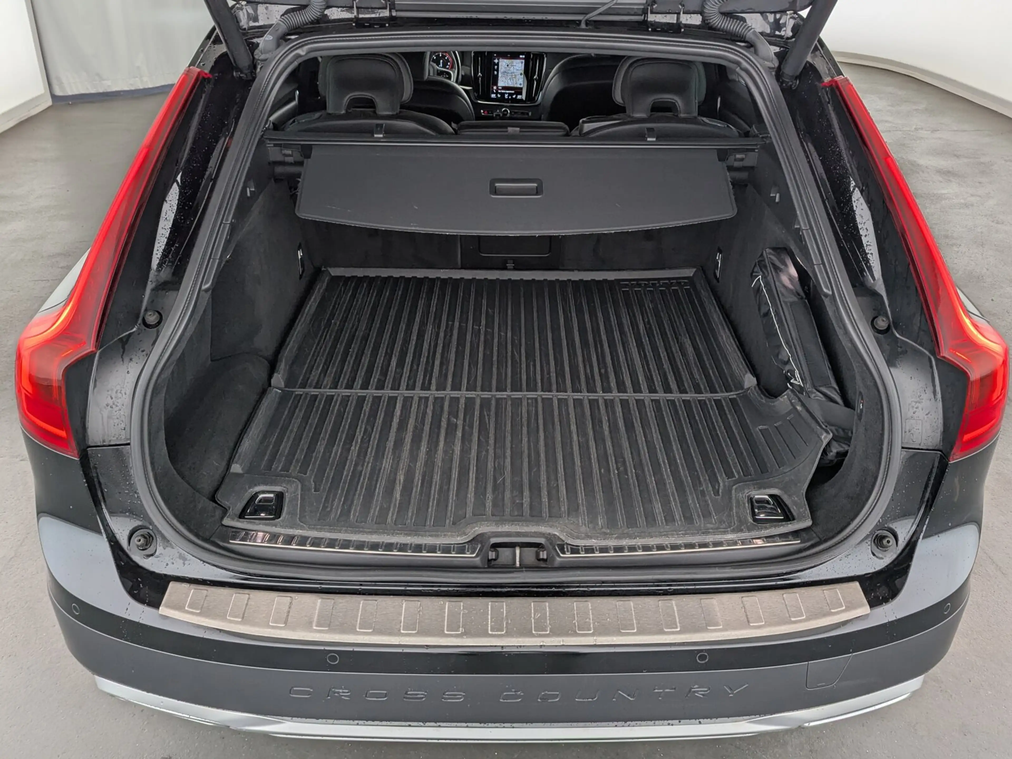 Volvo V90 Cross Country V 90 Cross Country D5 AWD Pro LED+NAVI+AHK+LEDER — photo 11