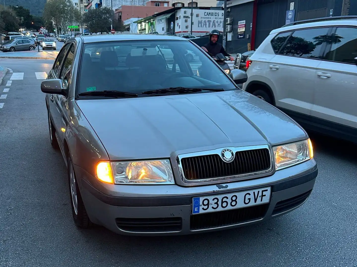 Skoda Octavia 1.9TDI Collection Gris - 1